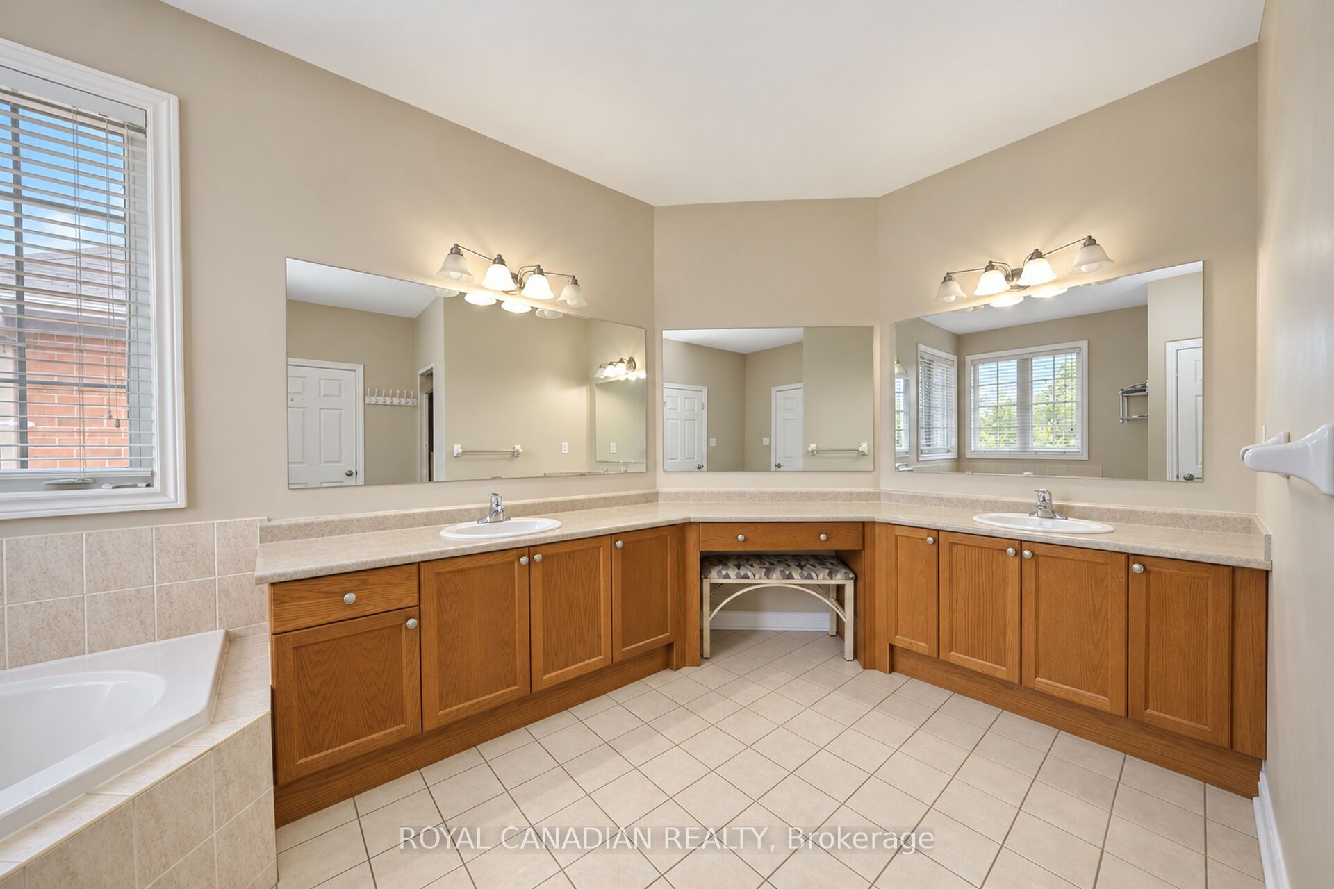22 Janetville Street Property Photo 24