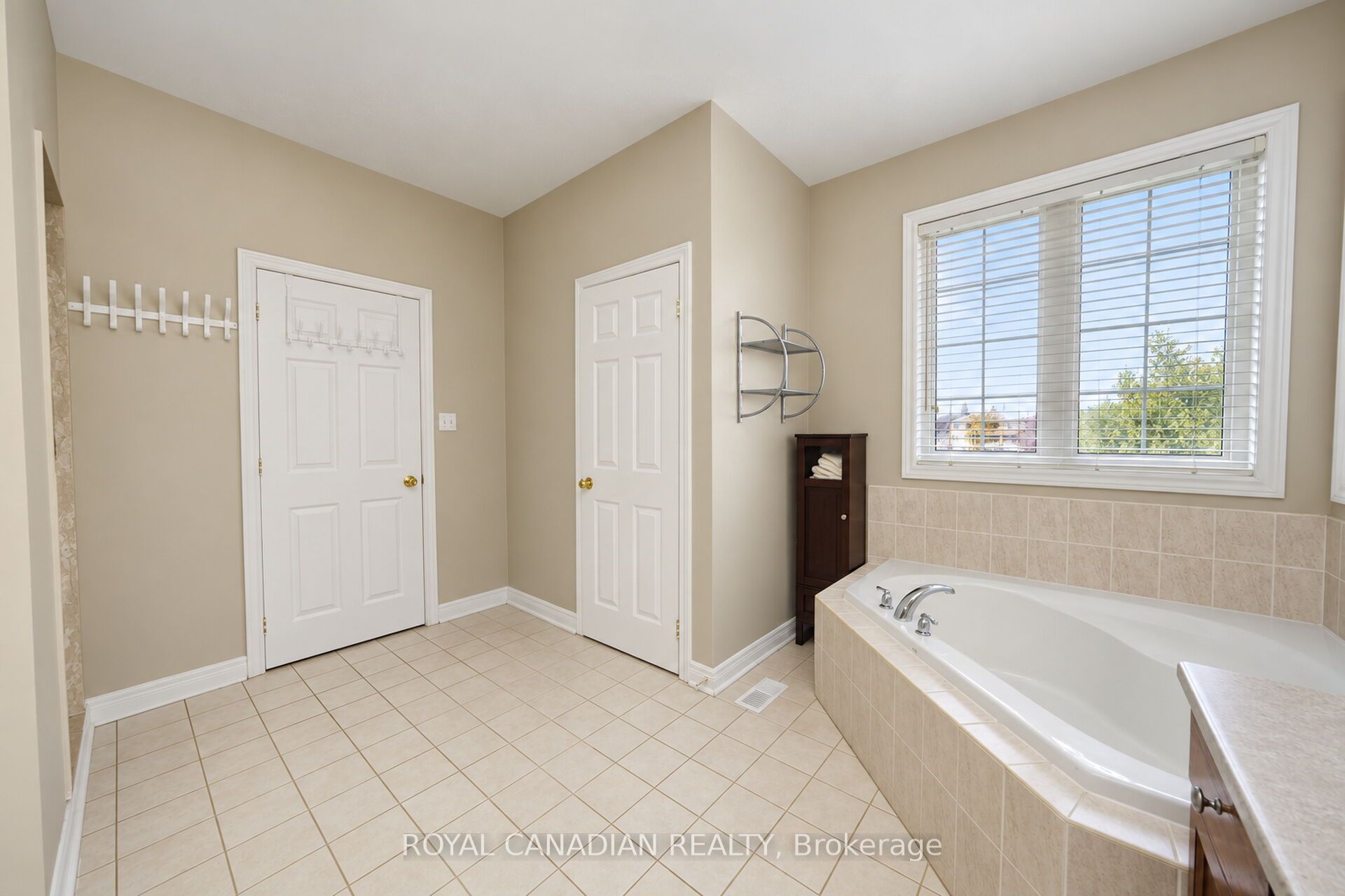 22 Janetville Street Property Photo 26