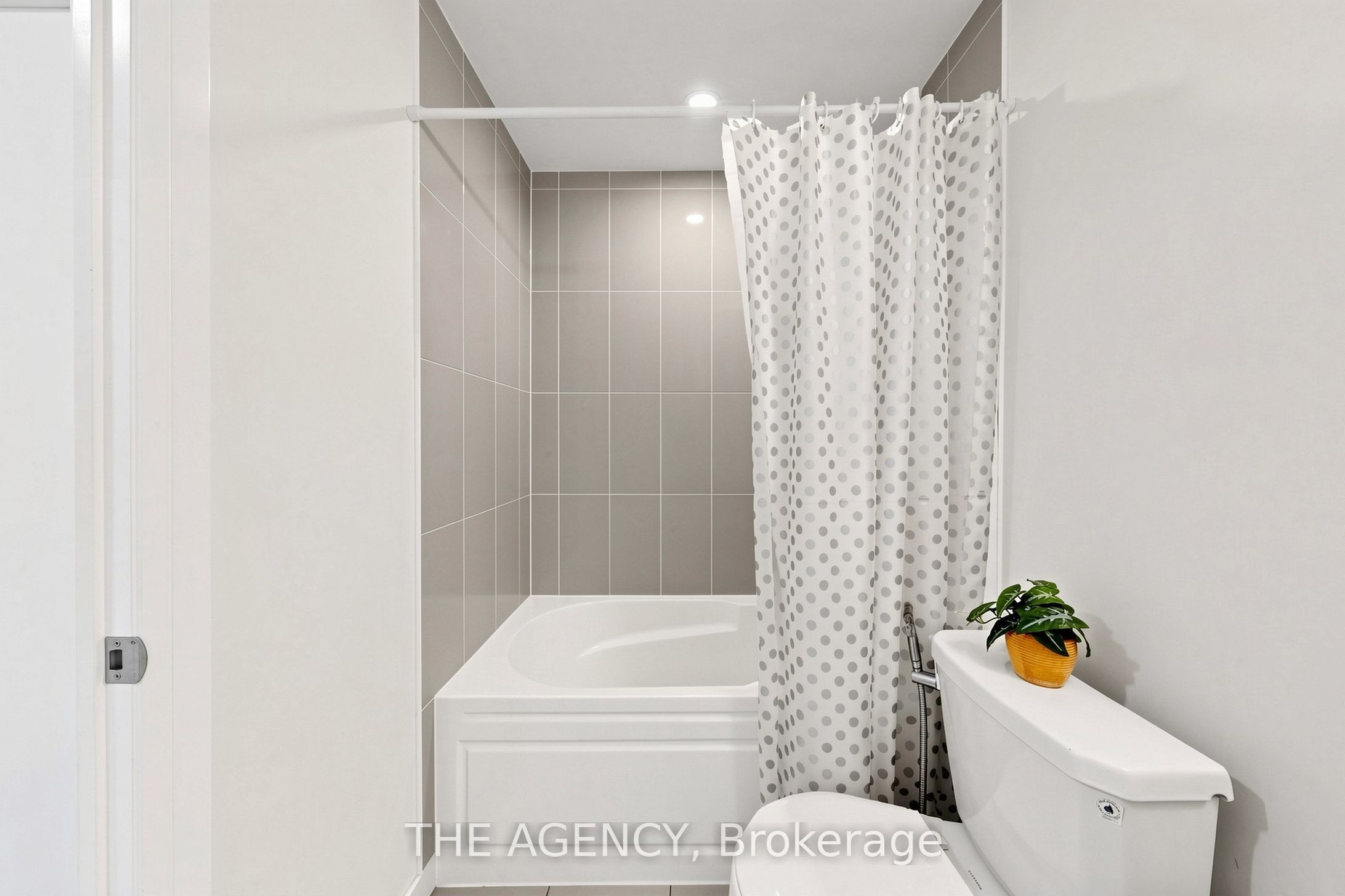 65 Watergarden Drive 1404 Property Photo 24