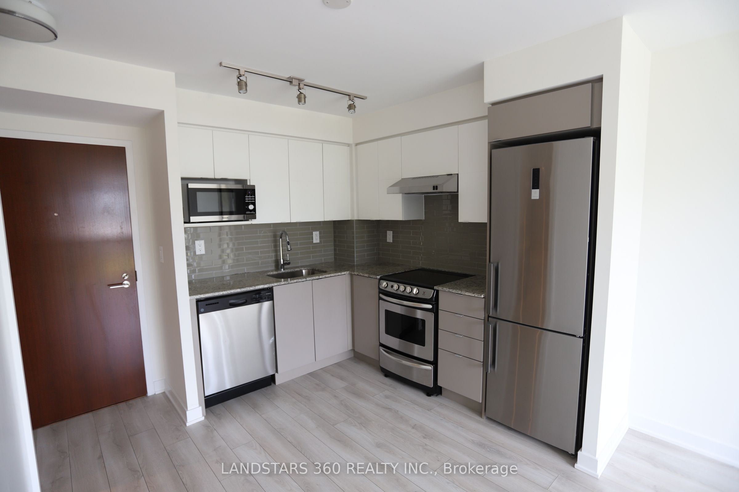 160 Flemington Road 421 Property Photo 5