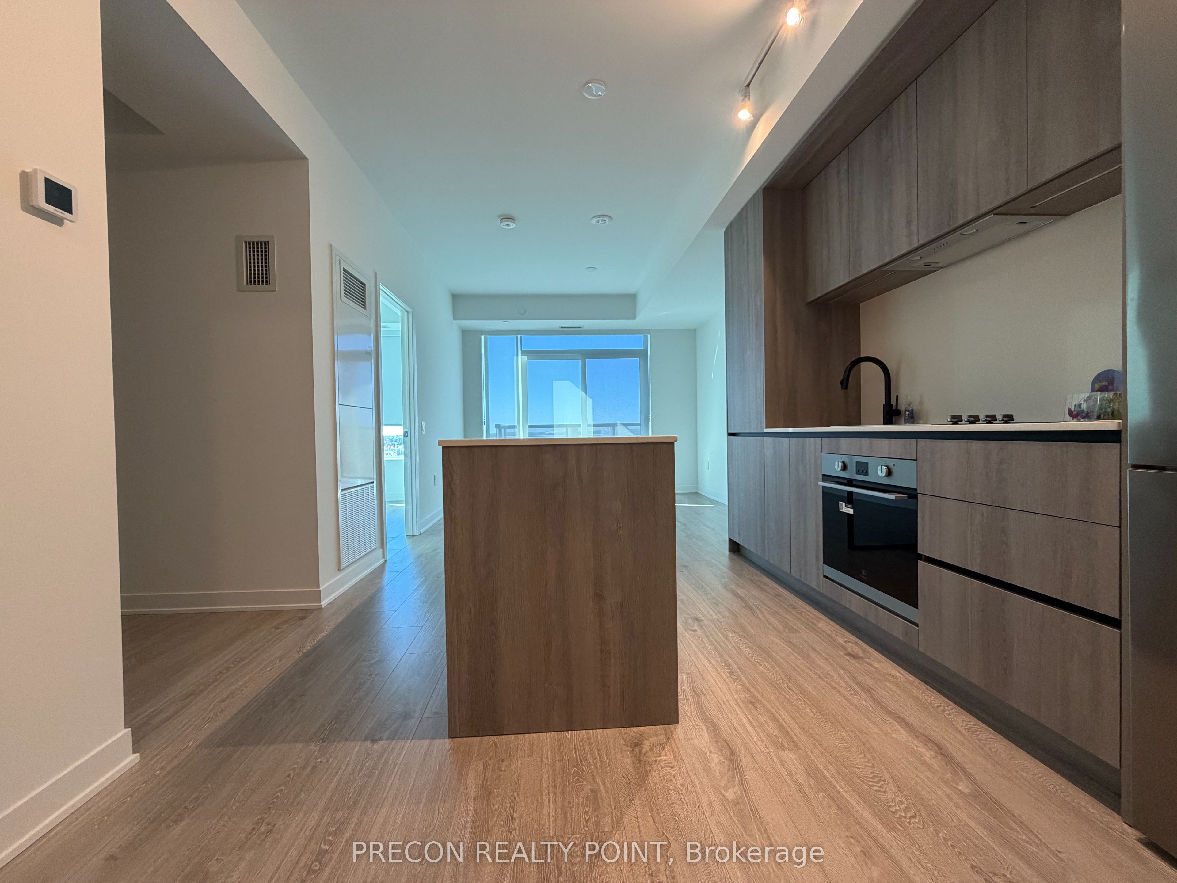 2495 Eglinton Avenue W 1105 Property Photo 7
