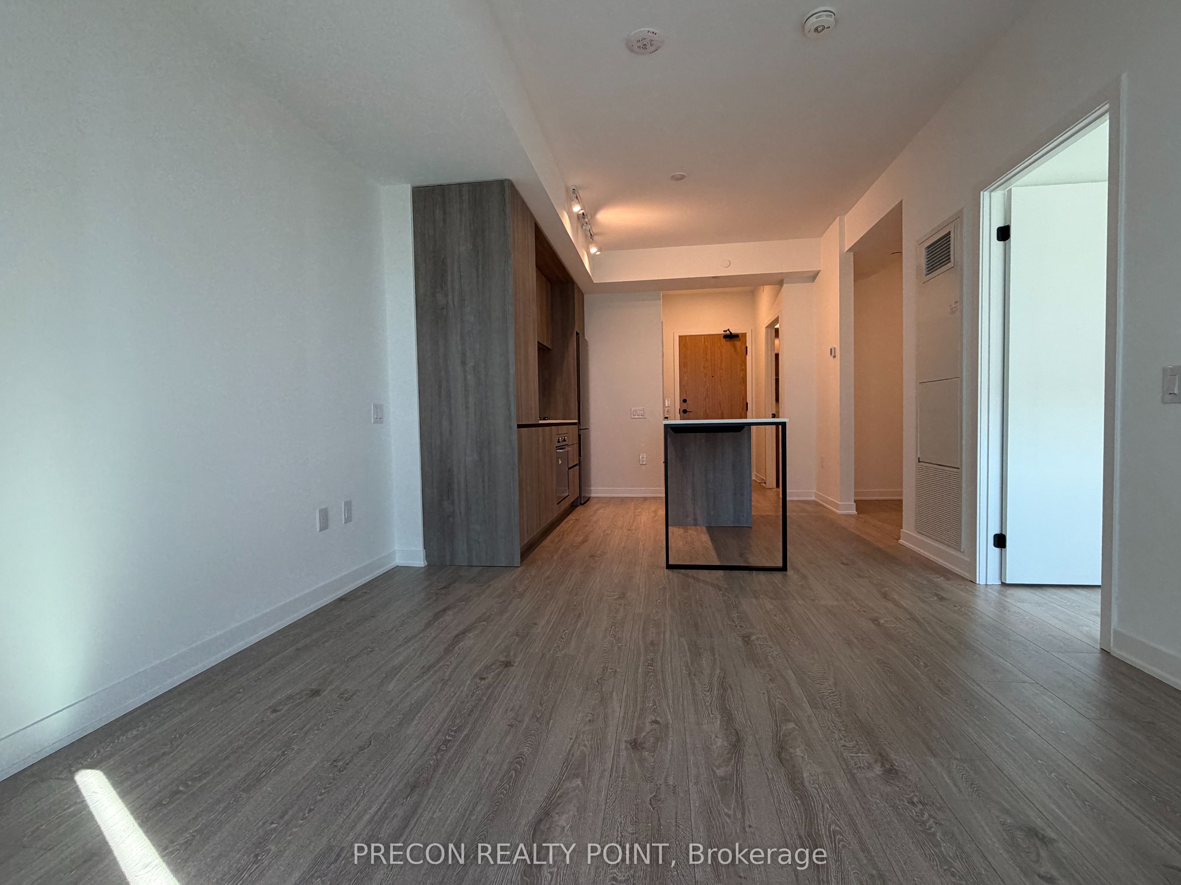 2495 Eglinton Avenue W 1105 Property Photo 9