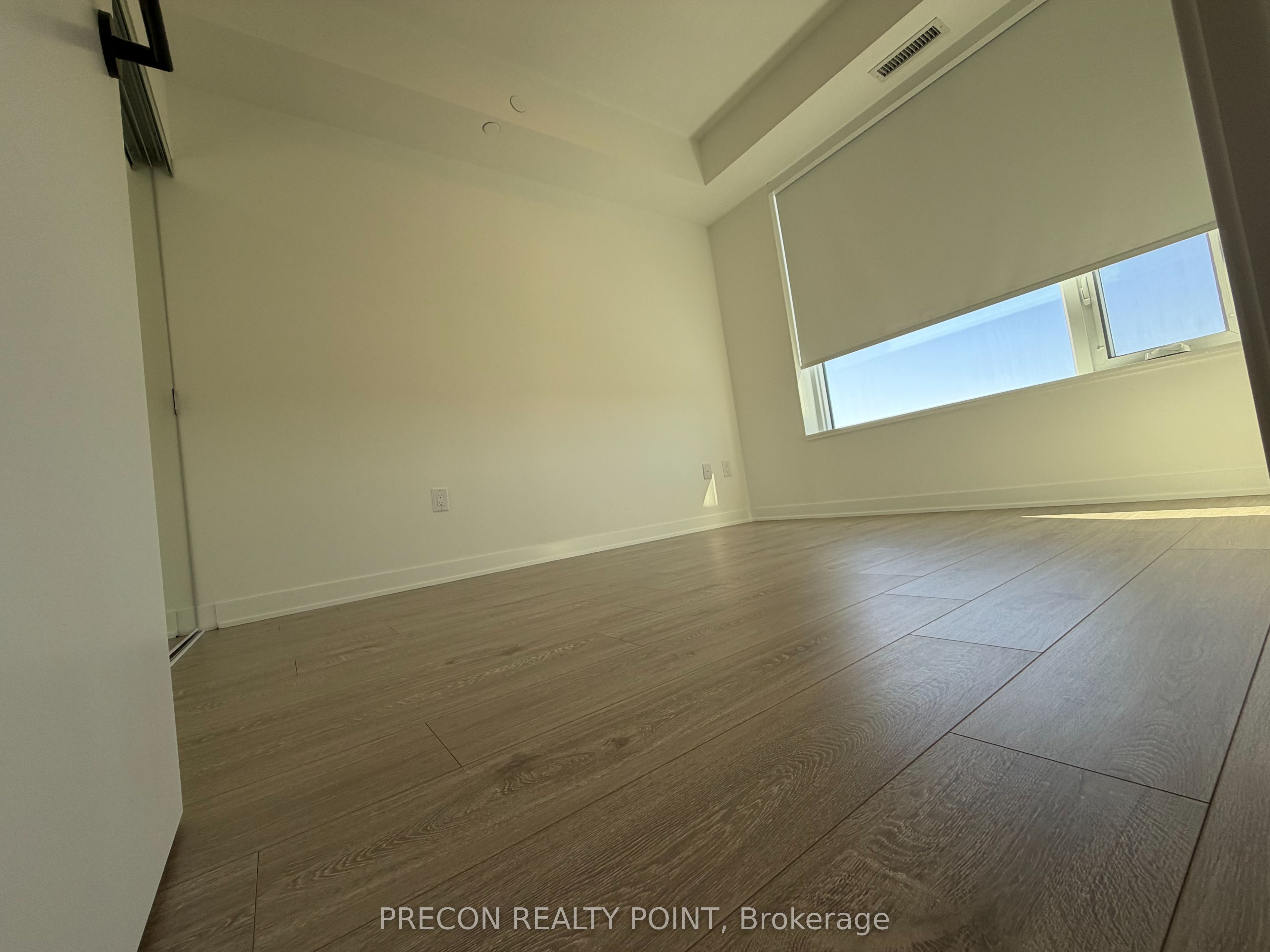 2495 Eglinton Avenue W 1105 Property Photo 11