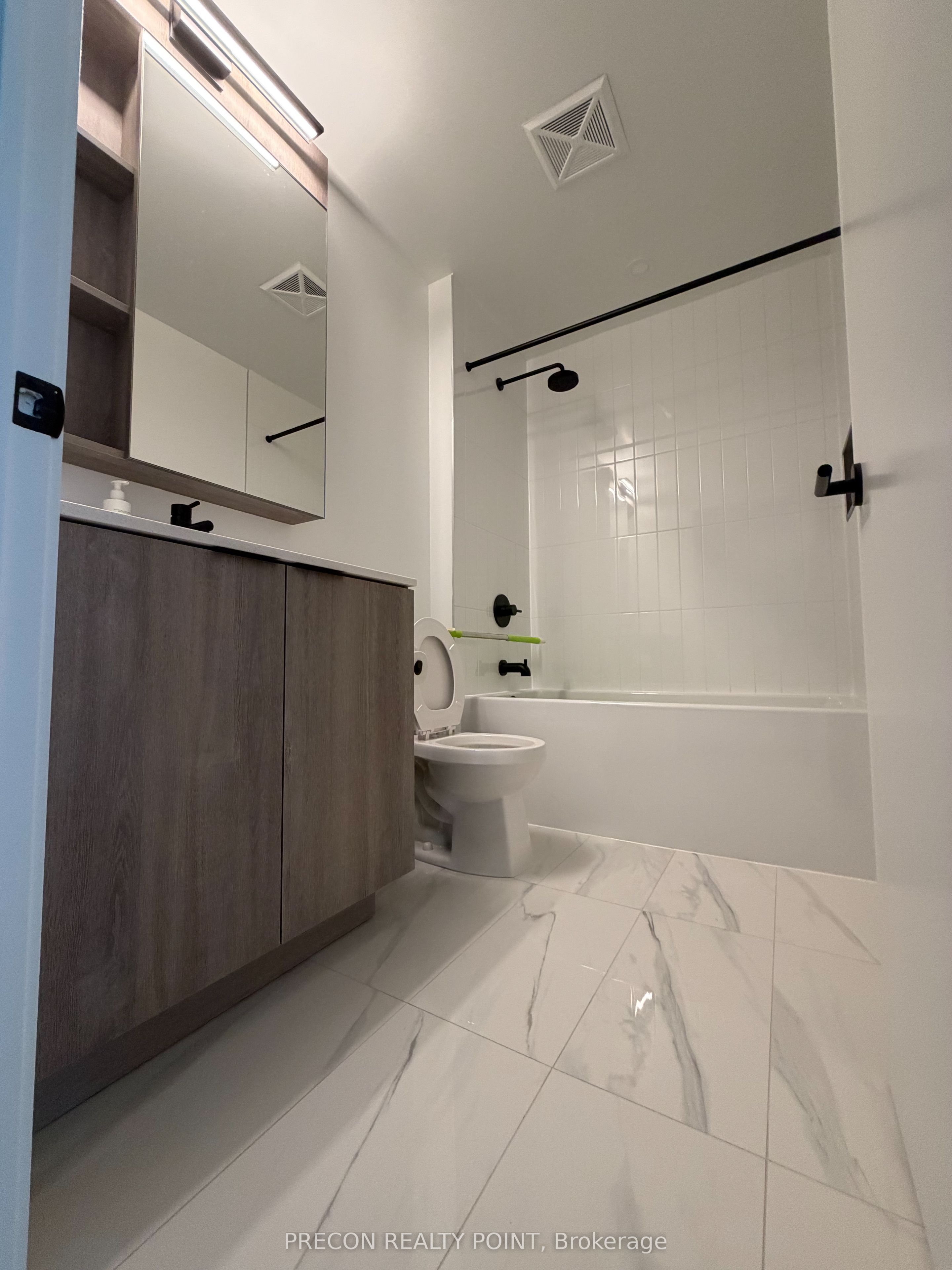 2495 Eglinton Avenue W 1105 Property Photo 12