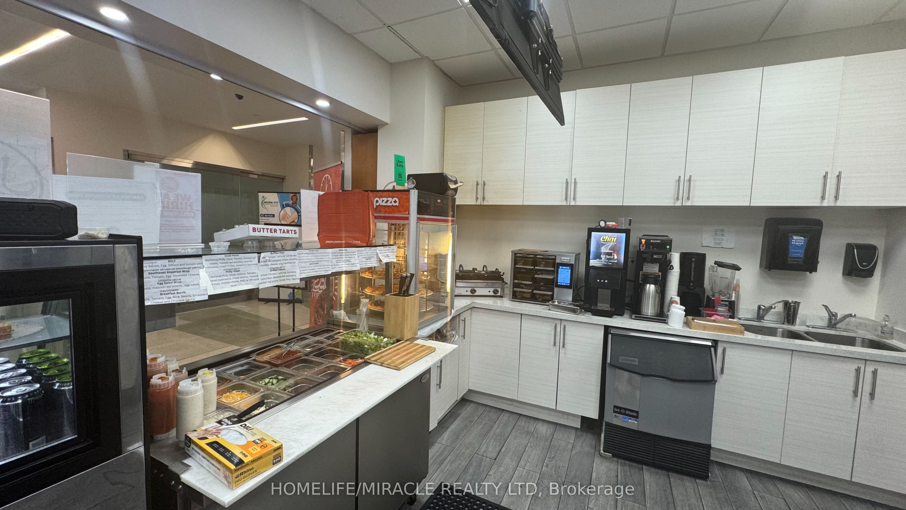 725 Bronte Street S 9 Property Photo 15