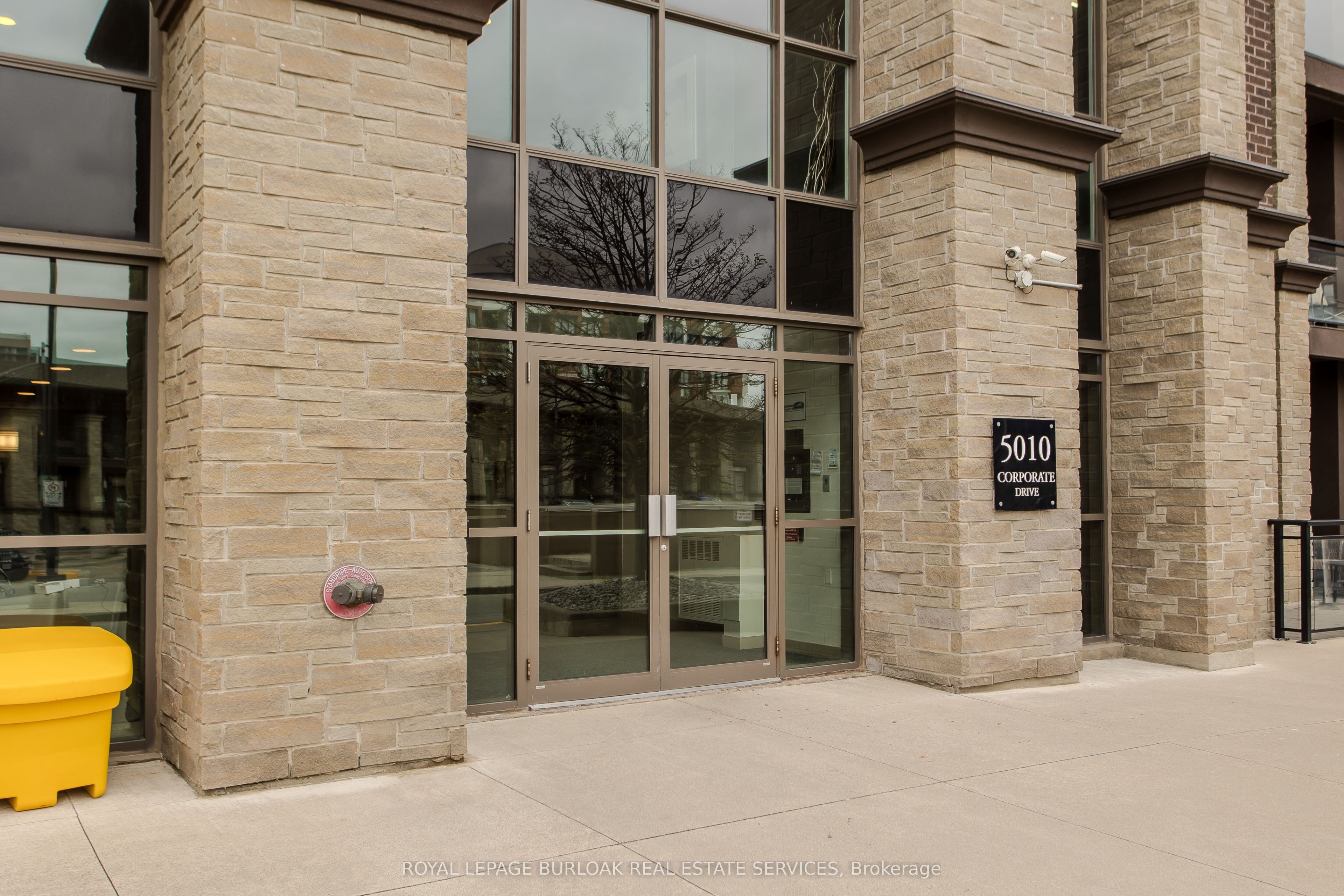 5010 Corporate Drive 307 Property Photo 2