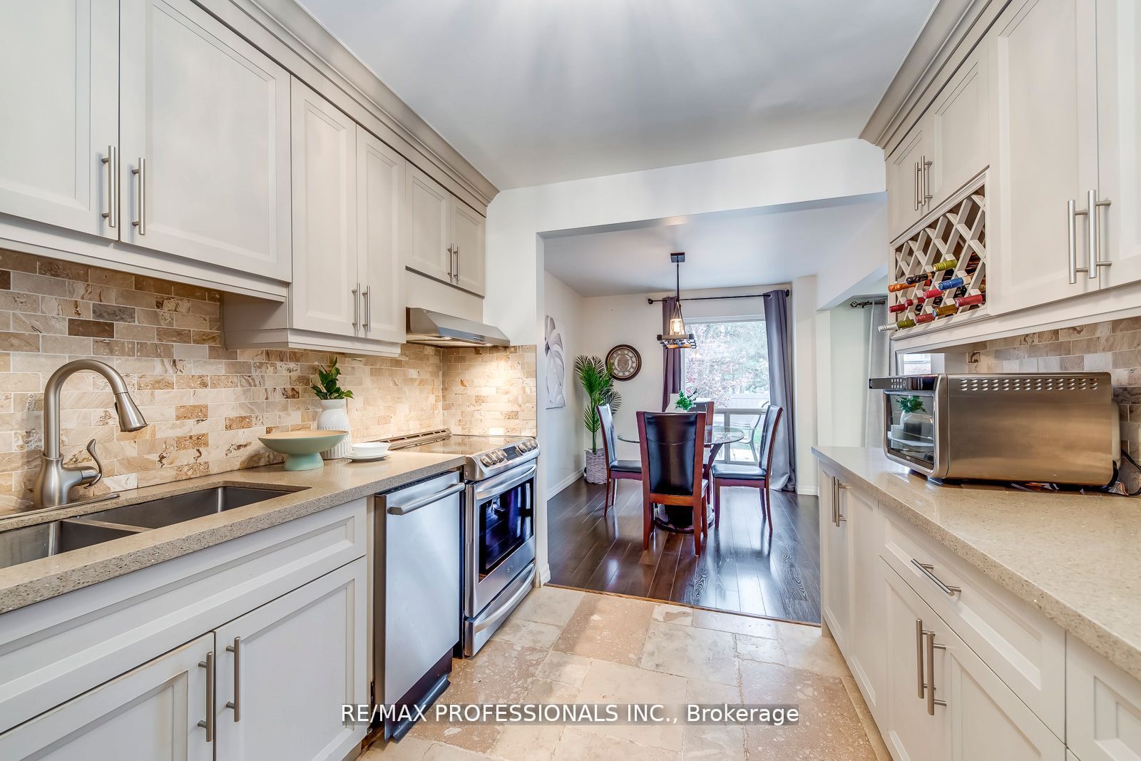 4345 Bloor Street W 51 Property Photo 12