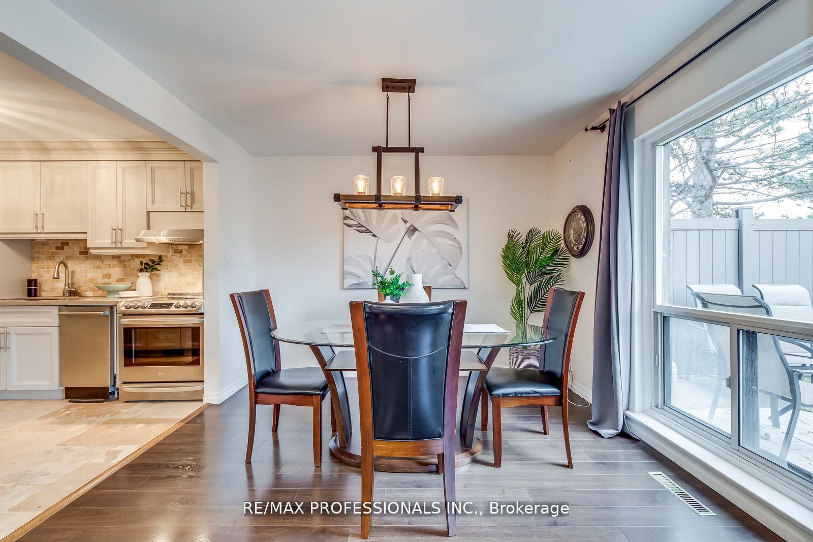 4345 Bloor Street W 51 Property Photo 15
