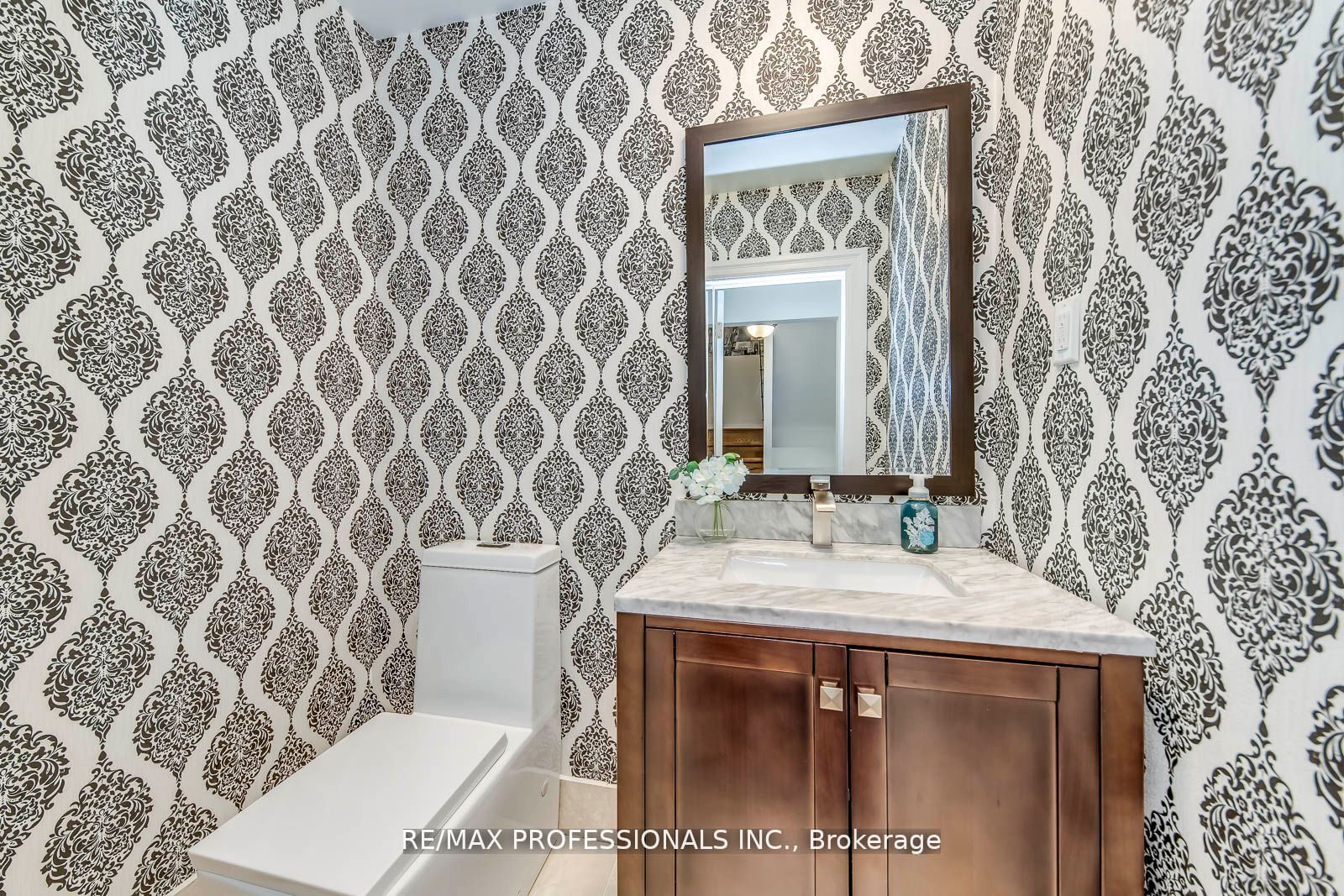 4345 Bloor Street W 51 Property Photo 17
