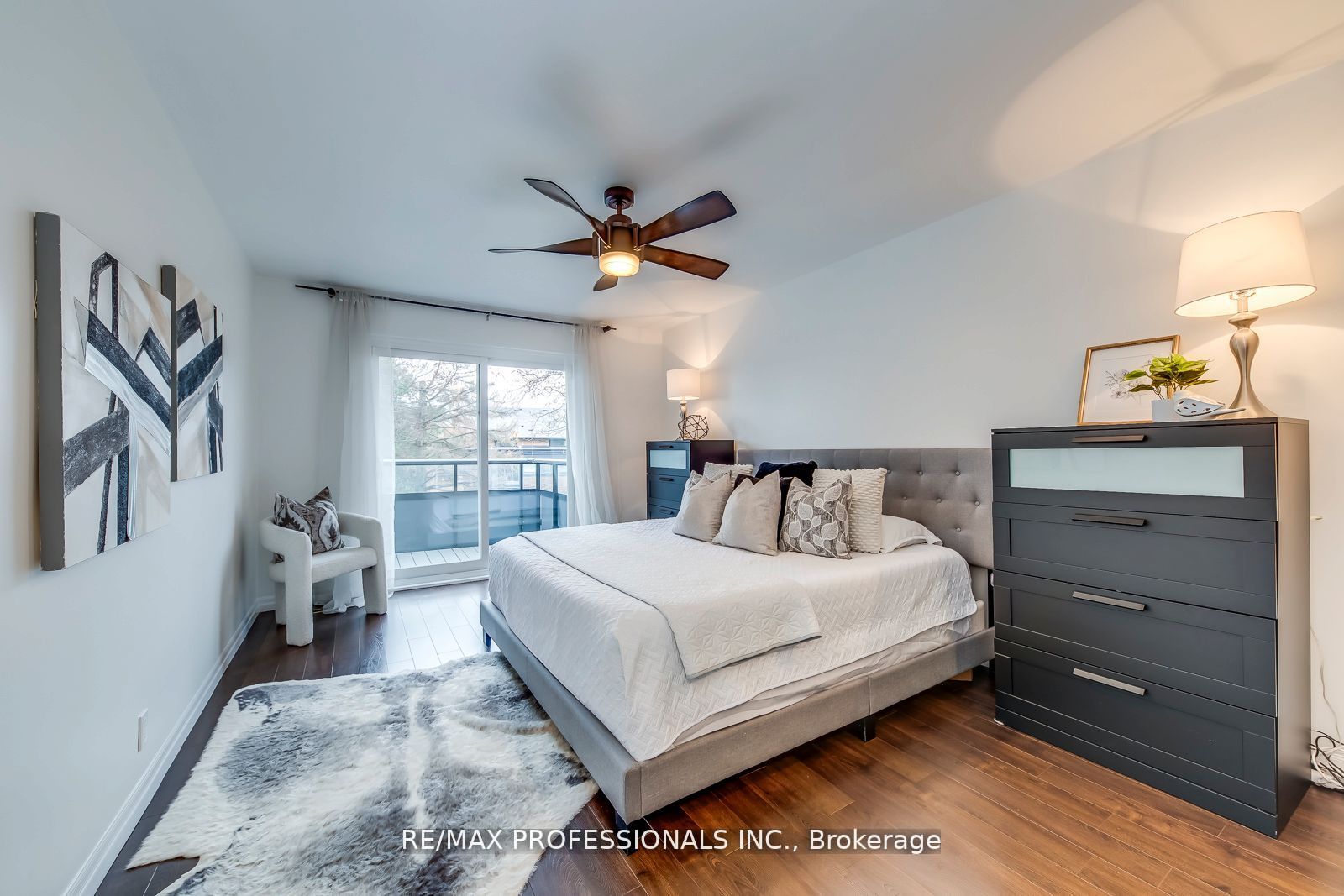 4345 Bloor Street W 51 Property Photo 19