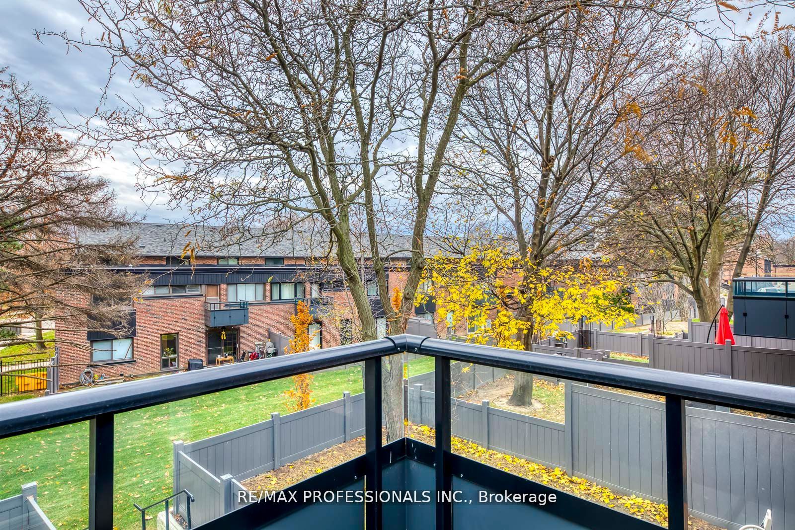4345 Bloor Street W 51 Property Photo 22