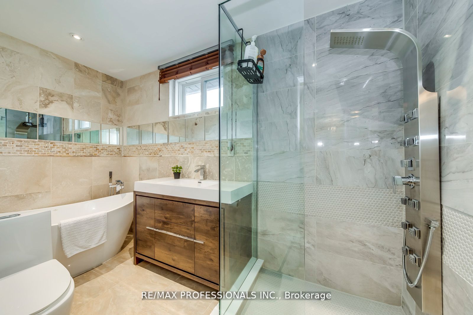 4345 Bloor Street W 51 Property Photo 24