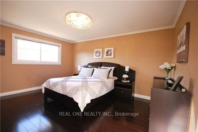 4379 Sedgefield Road Property Photo 16