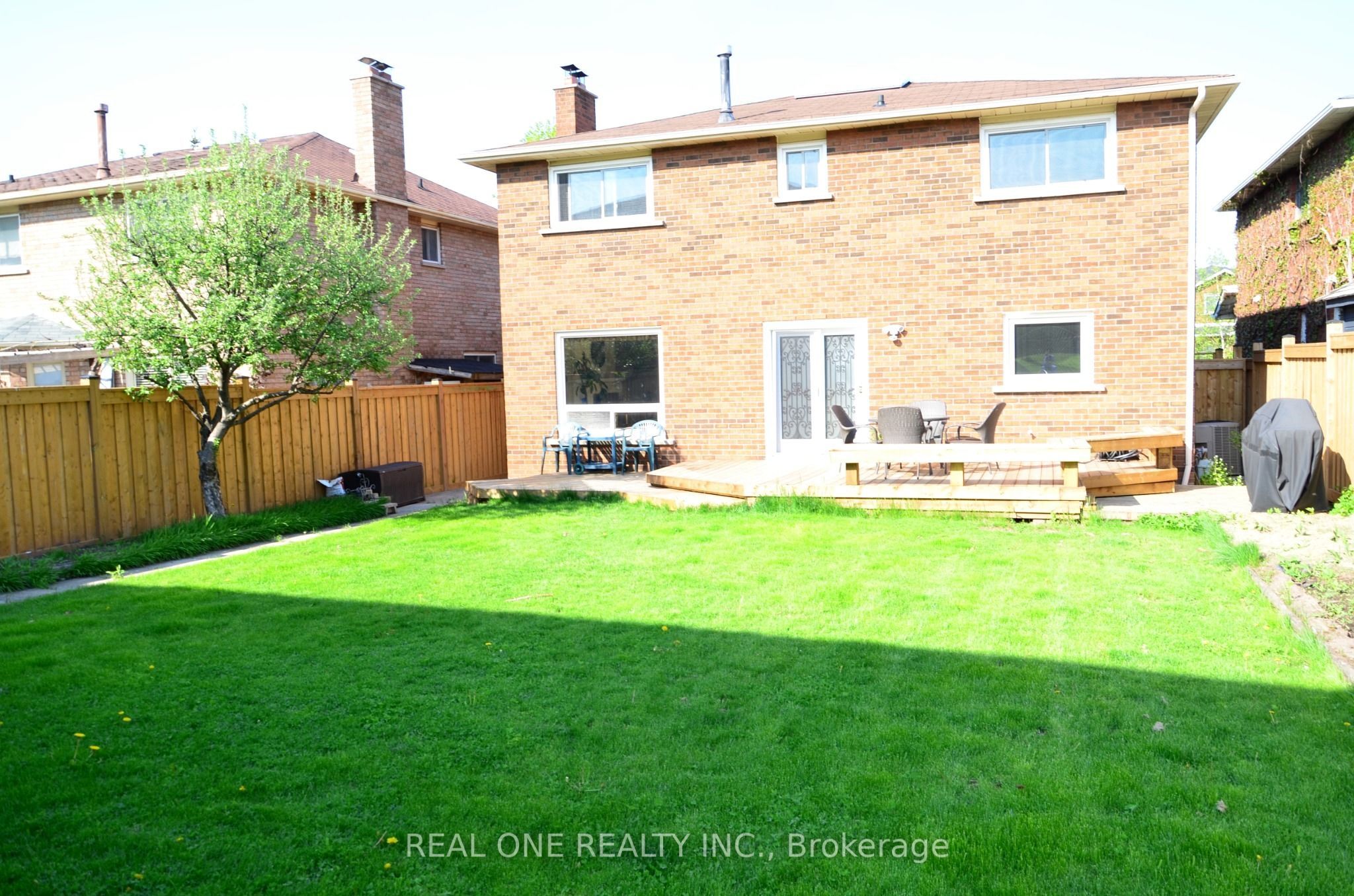 4379 Sedgefield Road Property Photo 22
