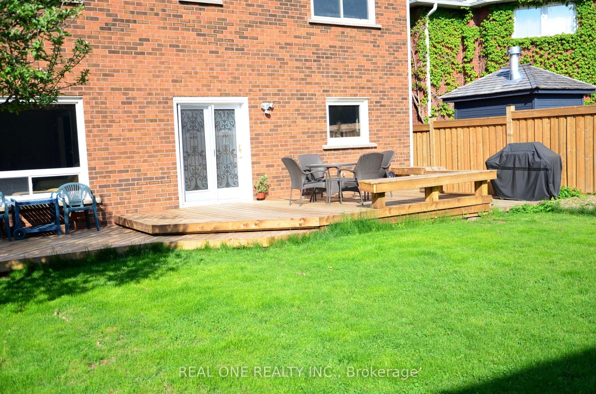 4379 Sedgefield Road Property Photo 23