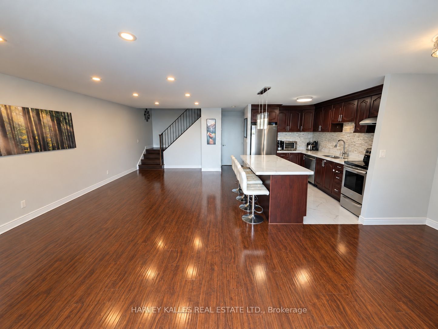 3025 The Credit Woodlands Drive 412 Property Photo 1