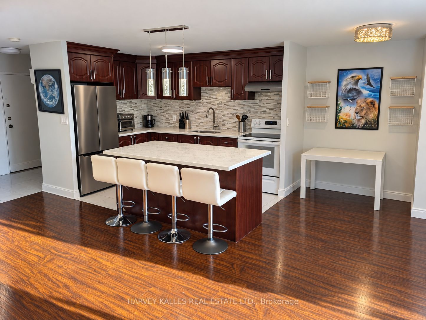 3025 The Credit Woodlands Drive 412 Property Photo 2