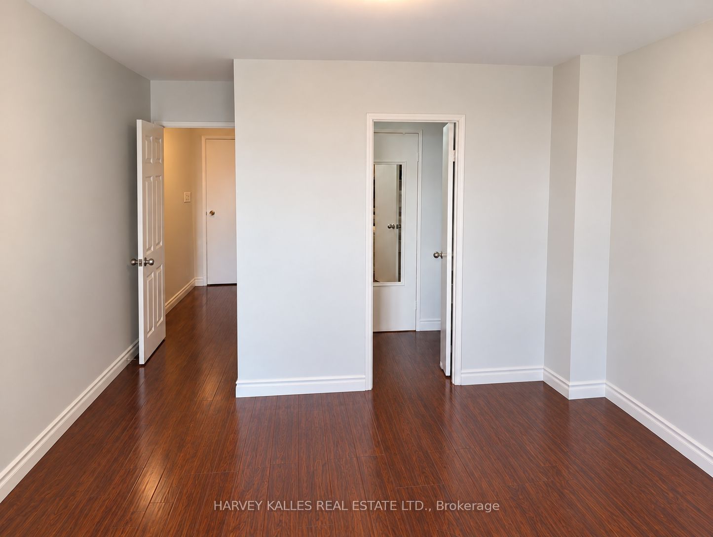 3025 The Credit Woodlands Drive 412 Property Photo 16