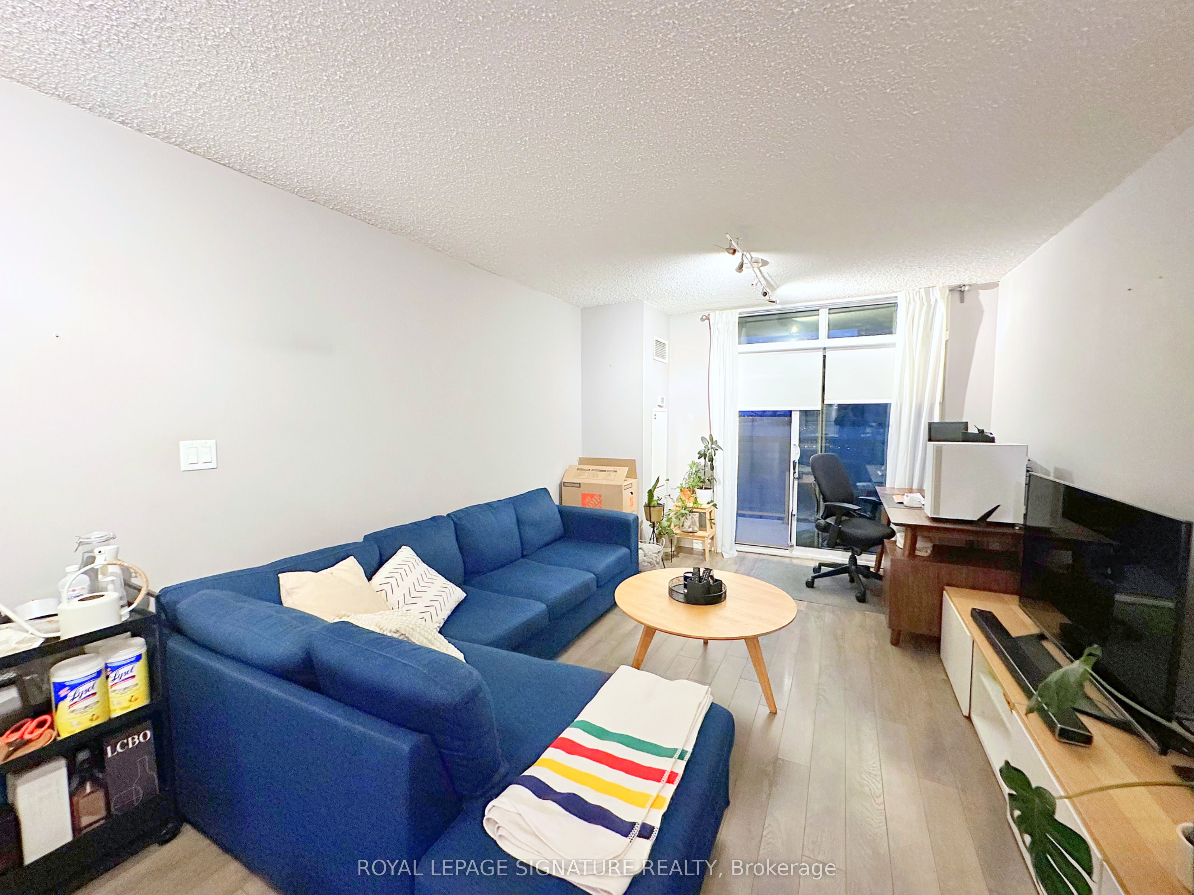 816 Lansdowne Avenue 1201 Property Photo 6