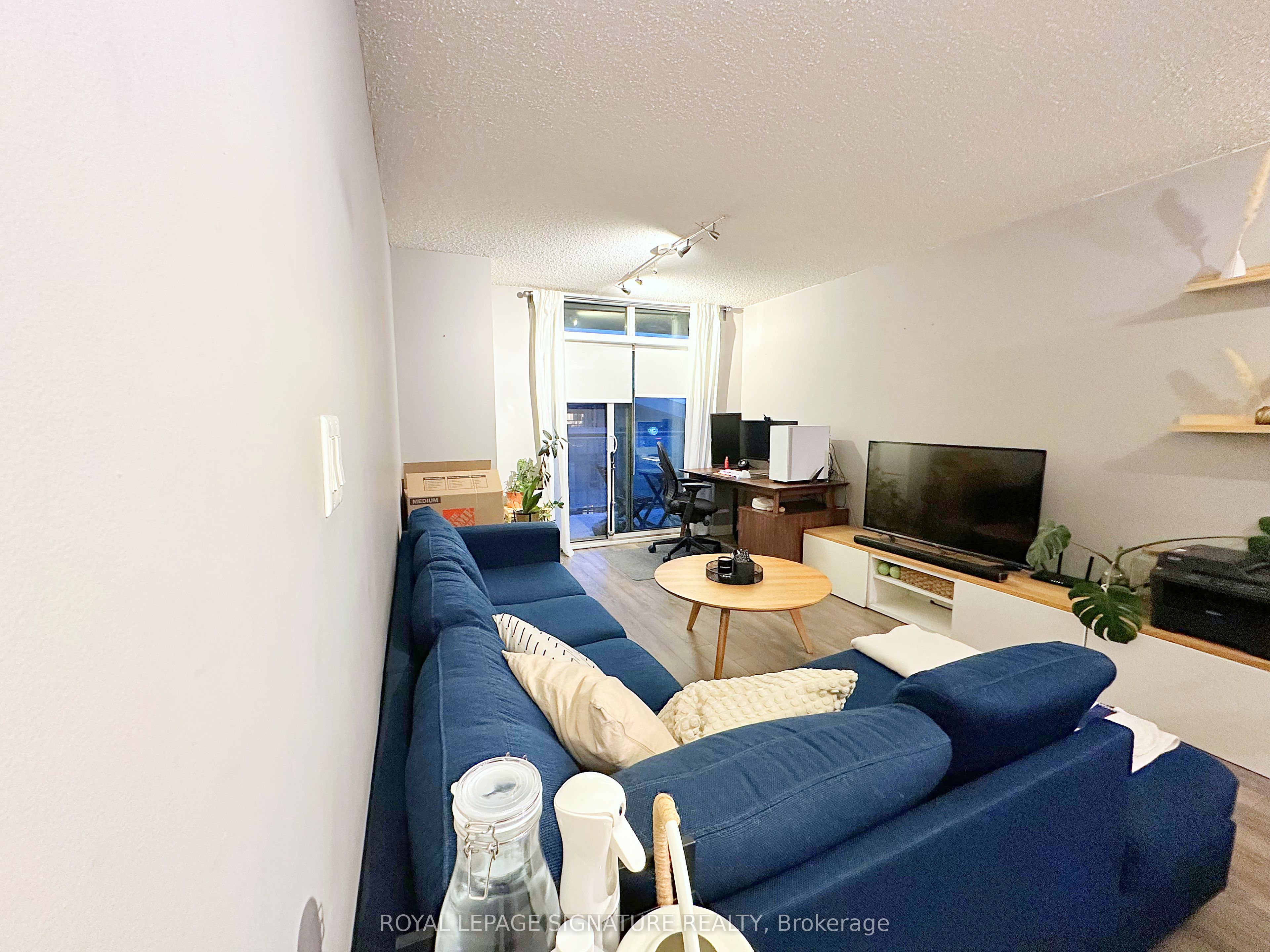 816 Lansdowne Avenue 1201 Property Photo 7