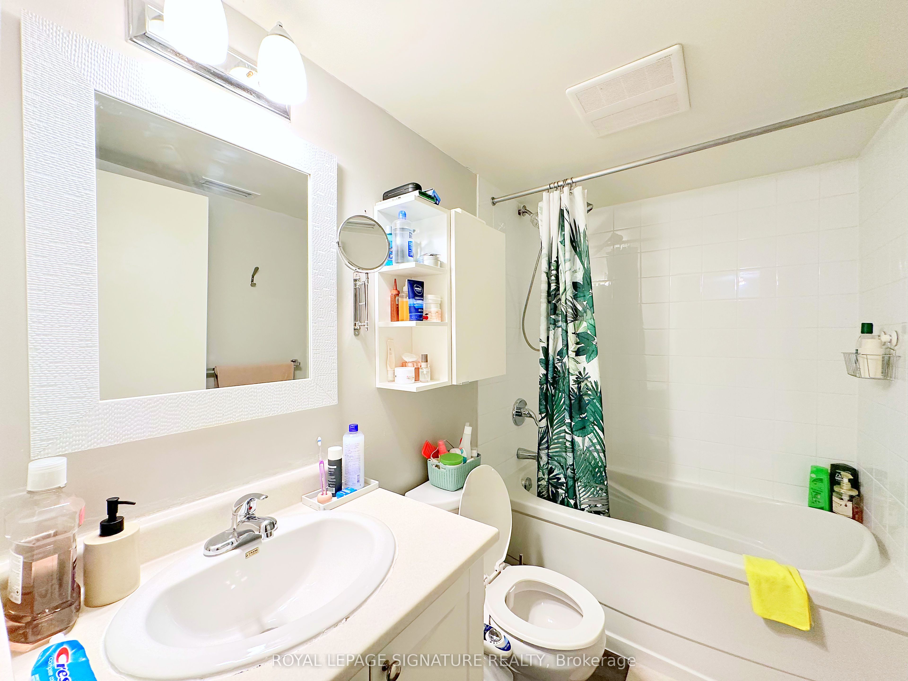 816 Lansdowne Avenue 1201 Property Photo 15