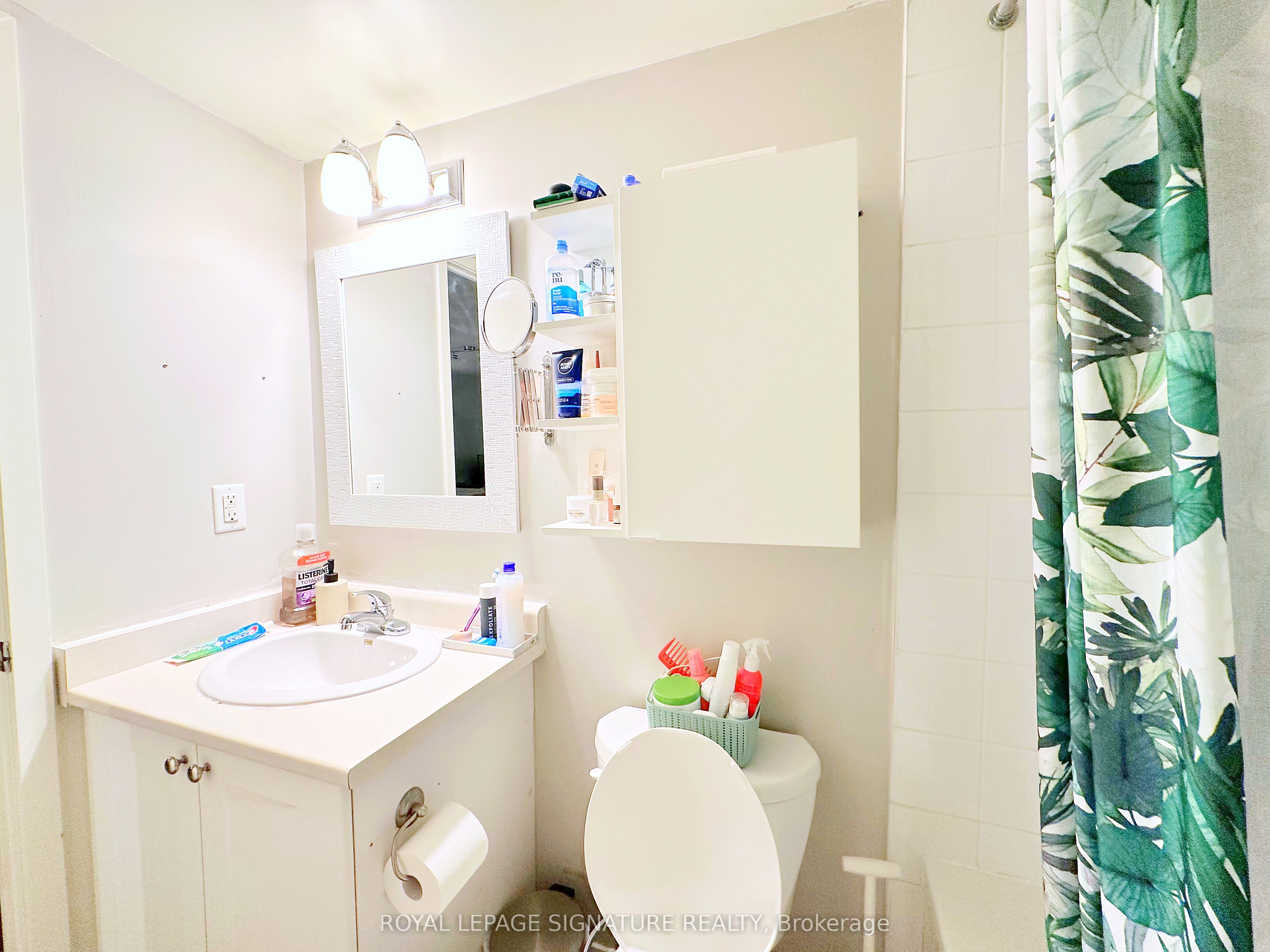 816 Lansdowne Avenue 1201 Property Photo 16