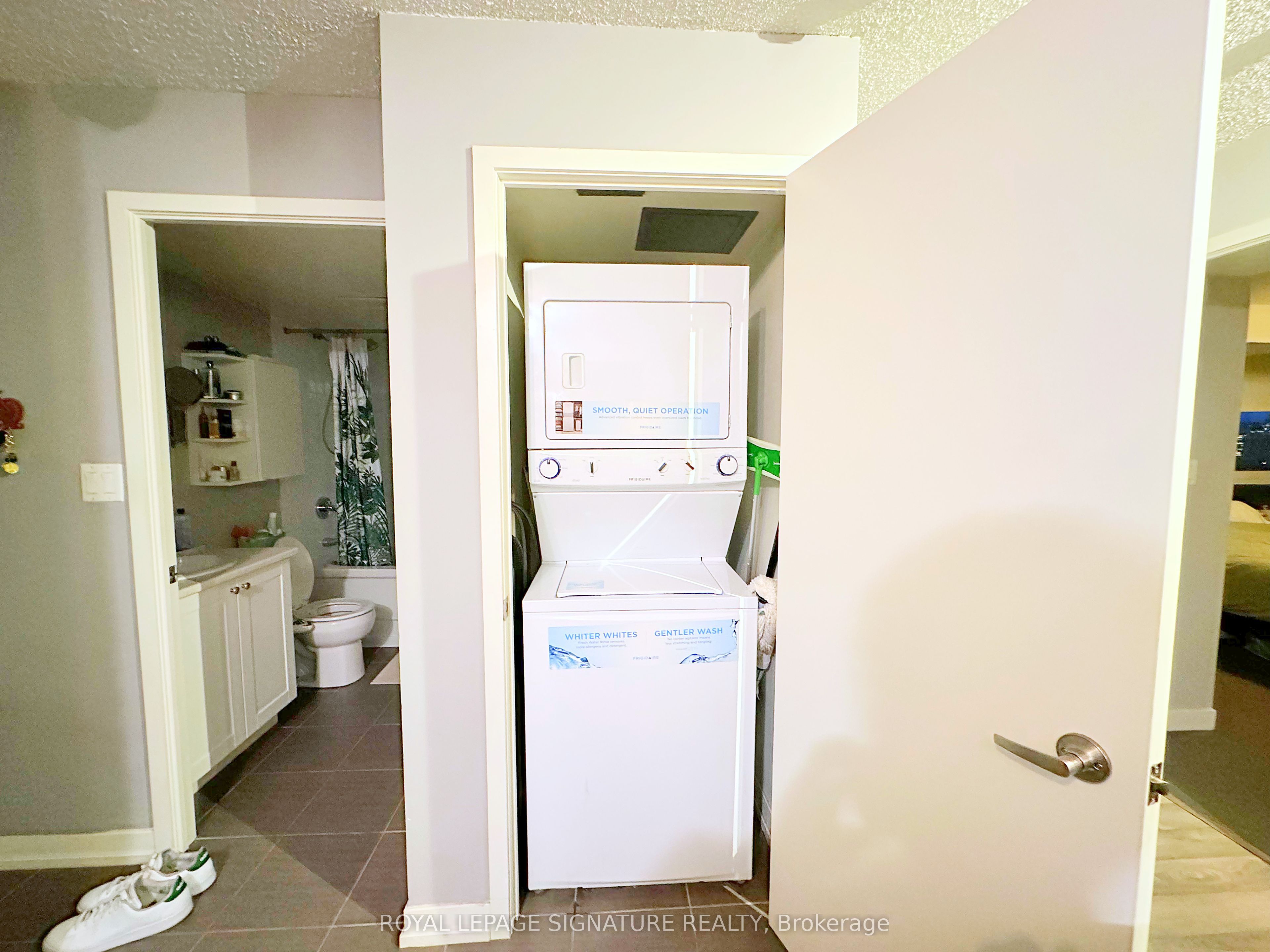 816 Lansdowne Avenue 1201 Property Photo 17