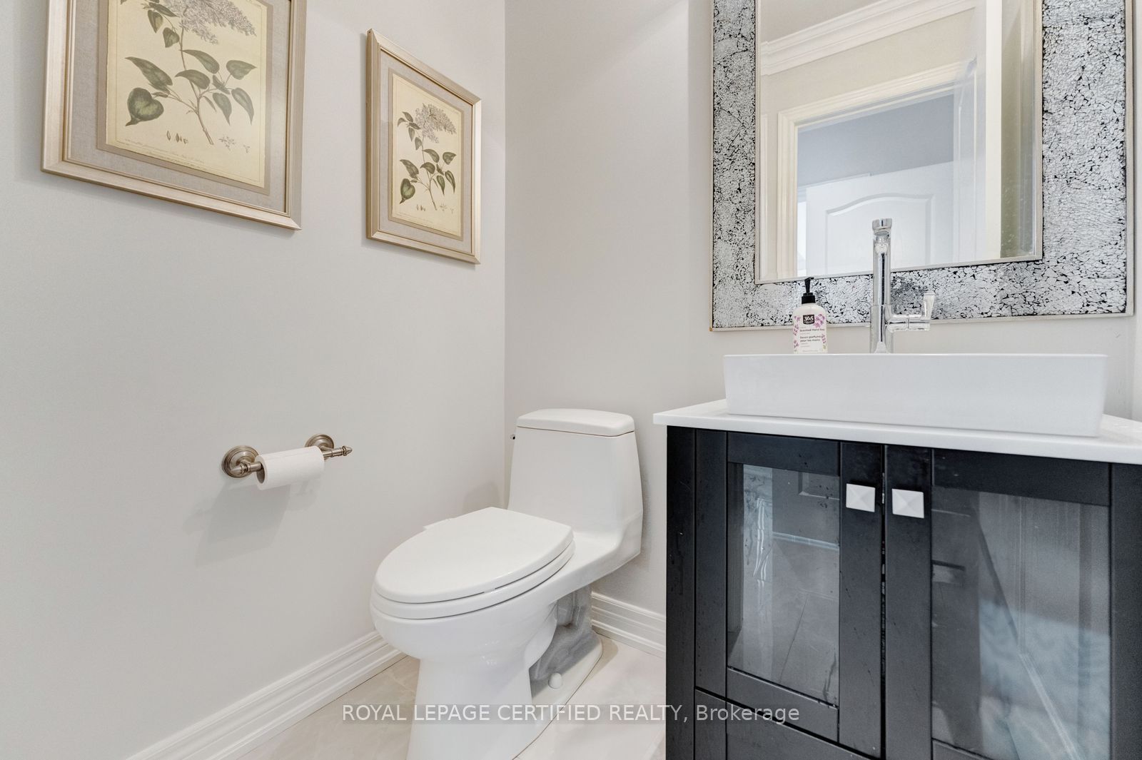 2479 Bon Echo Drive Property Photo 13