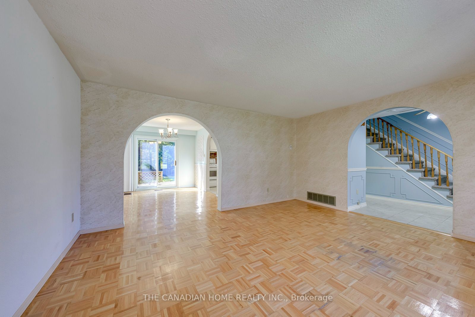 15 Newton Road Property Photo 8
