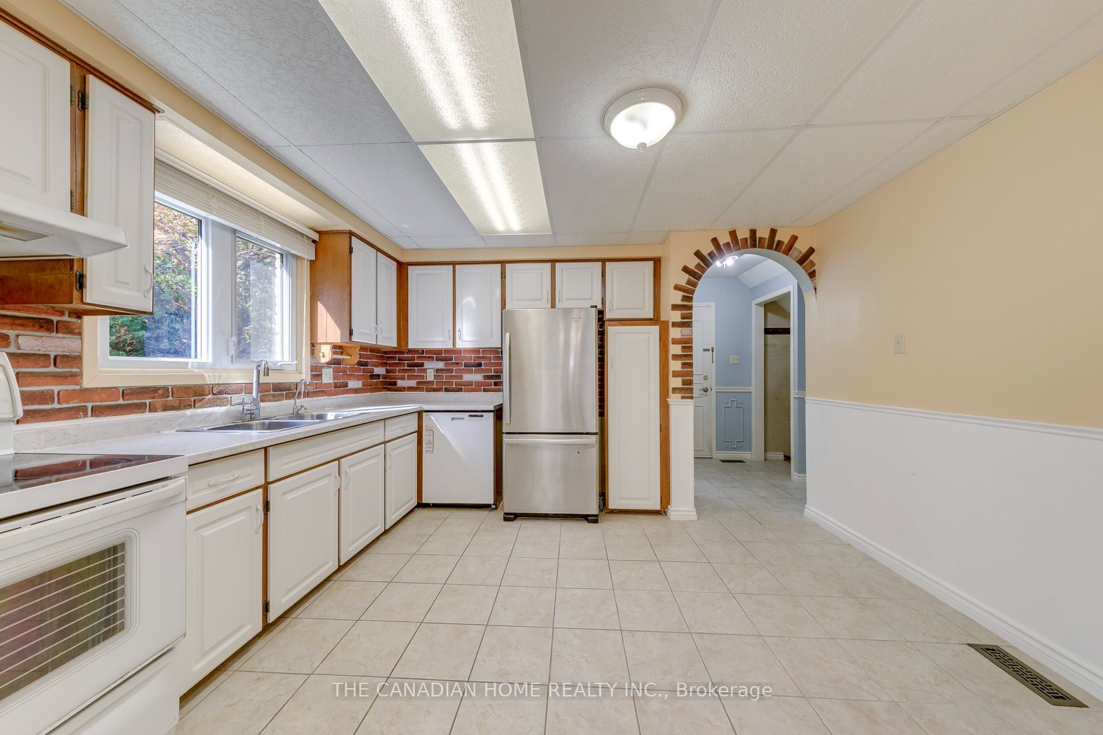 15 Newton Road Property Photo 13