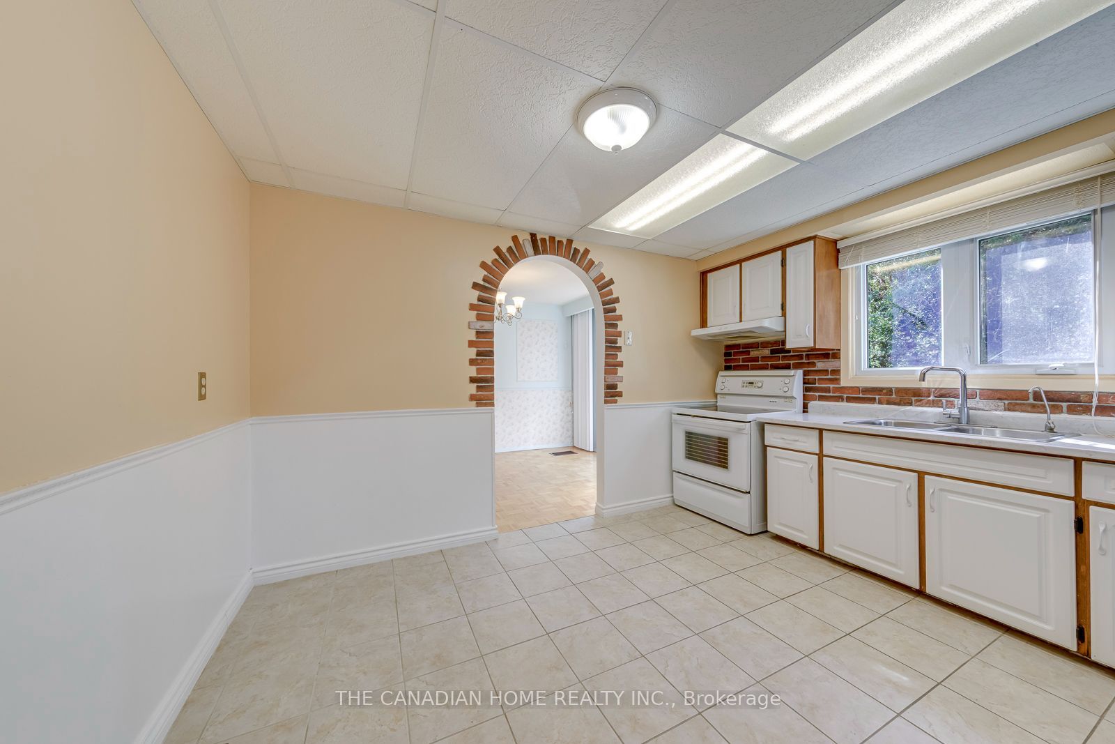 15 Newton Road Property Photo 17