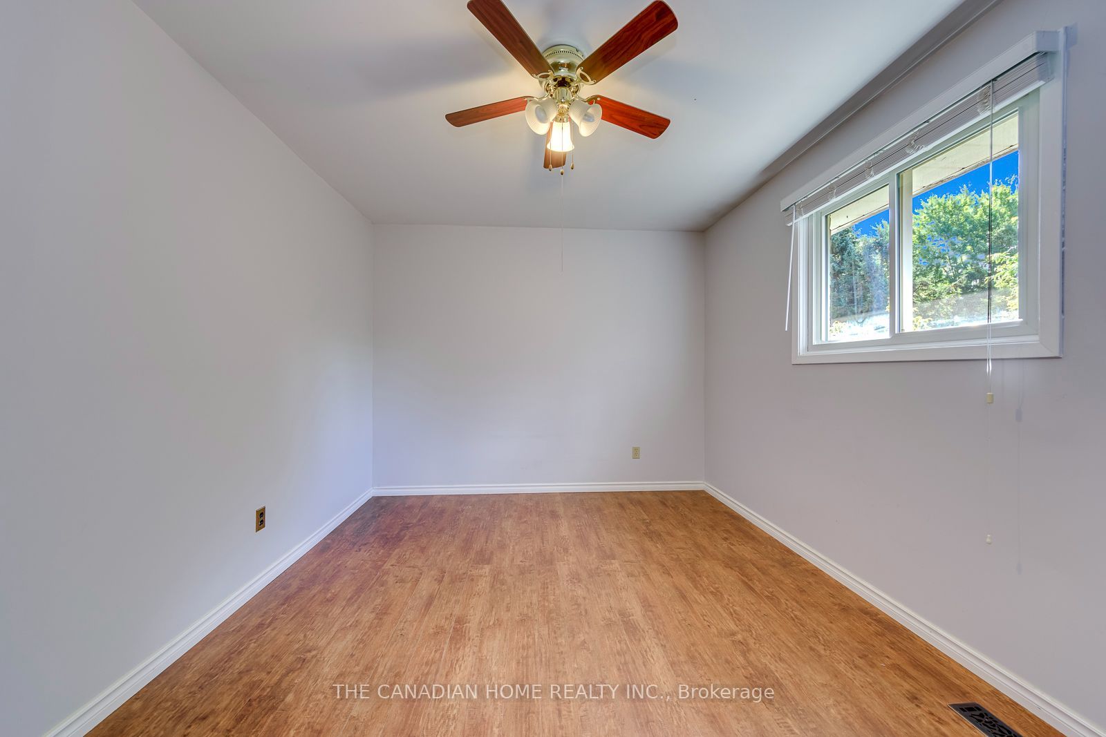 15 Newton Road Property Photo 29