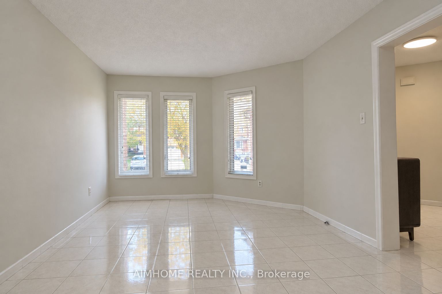 521 Chieftan Circle Property Photo 4