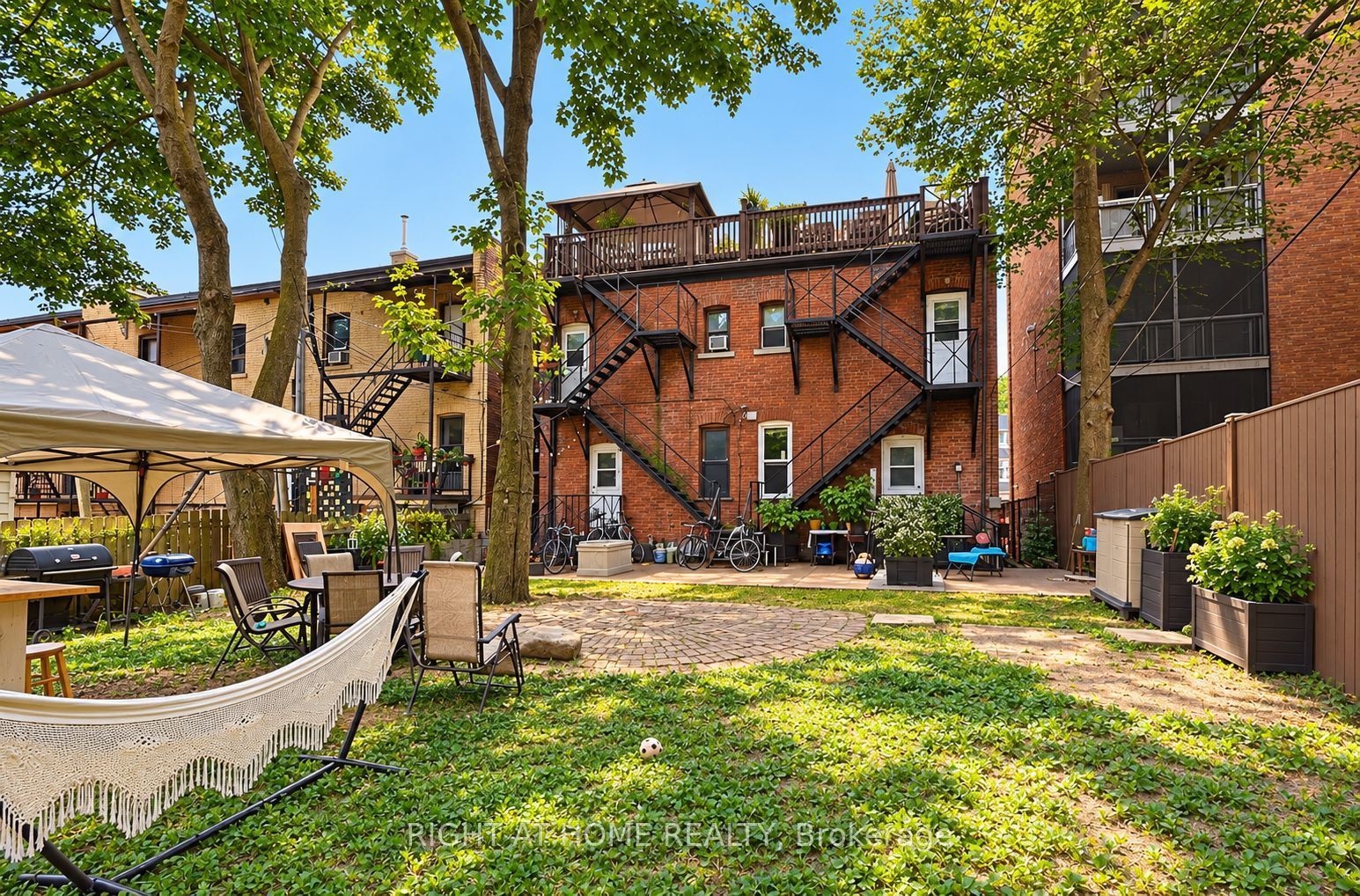 1392 King Street W Lower Property Photo 9