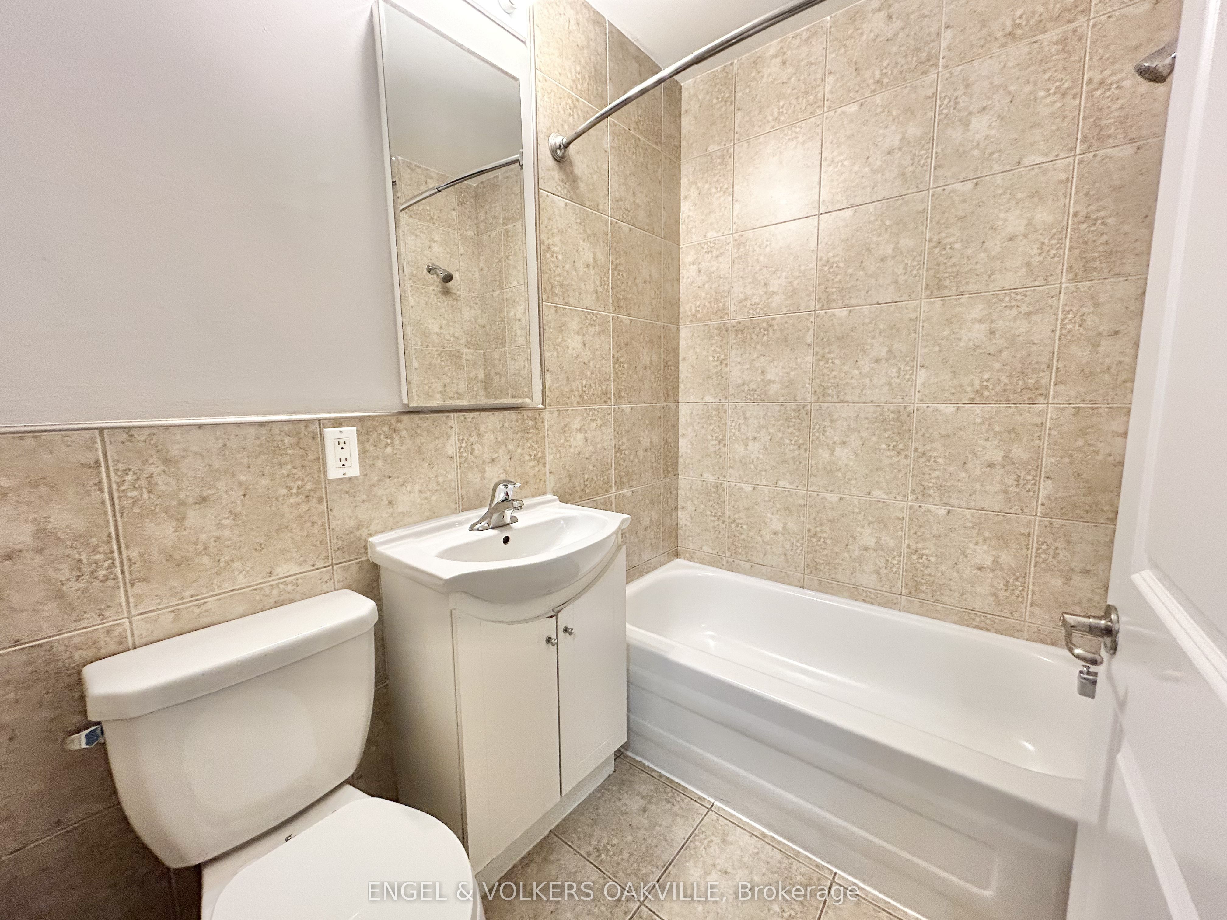 90 Twenty Fifth Street 32 Property Photo 6
