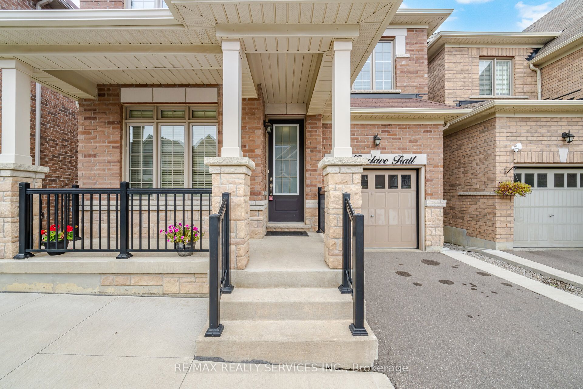 12 Enclave Trail Property Photo 4