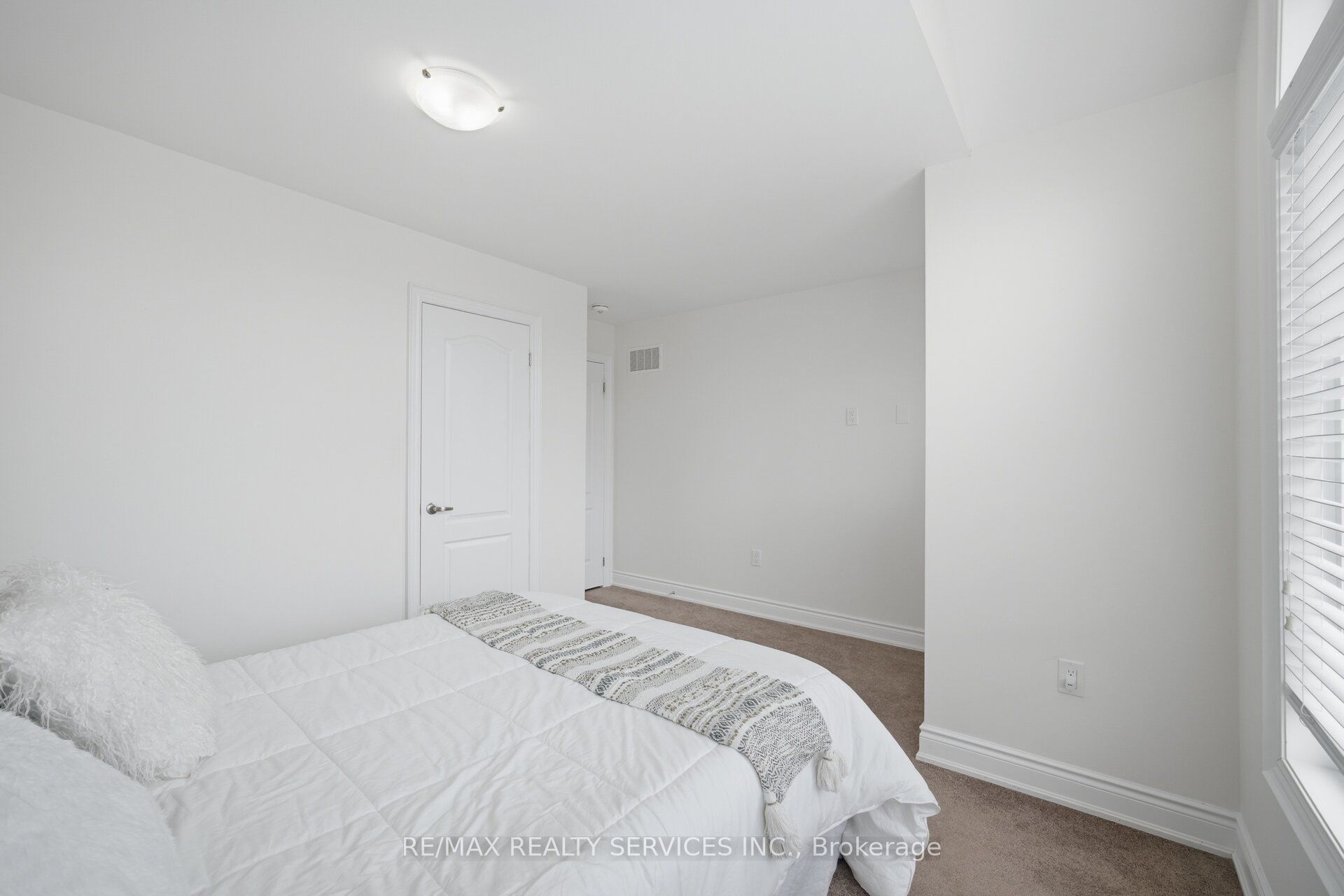 12 Enclave Trail Property Photo 34