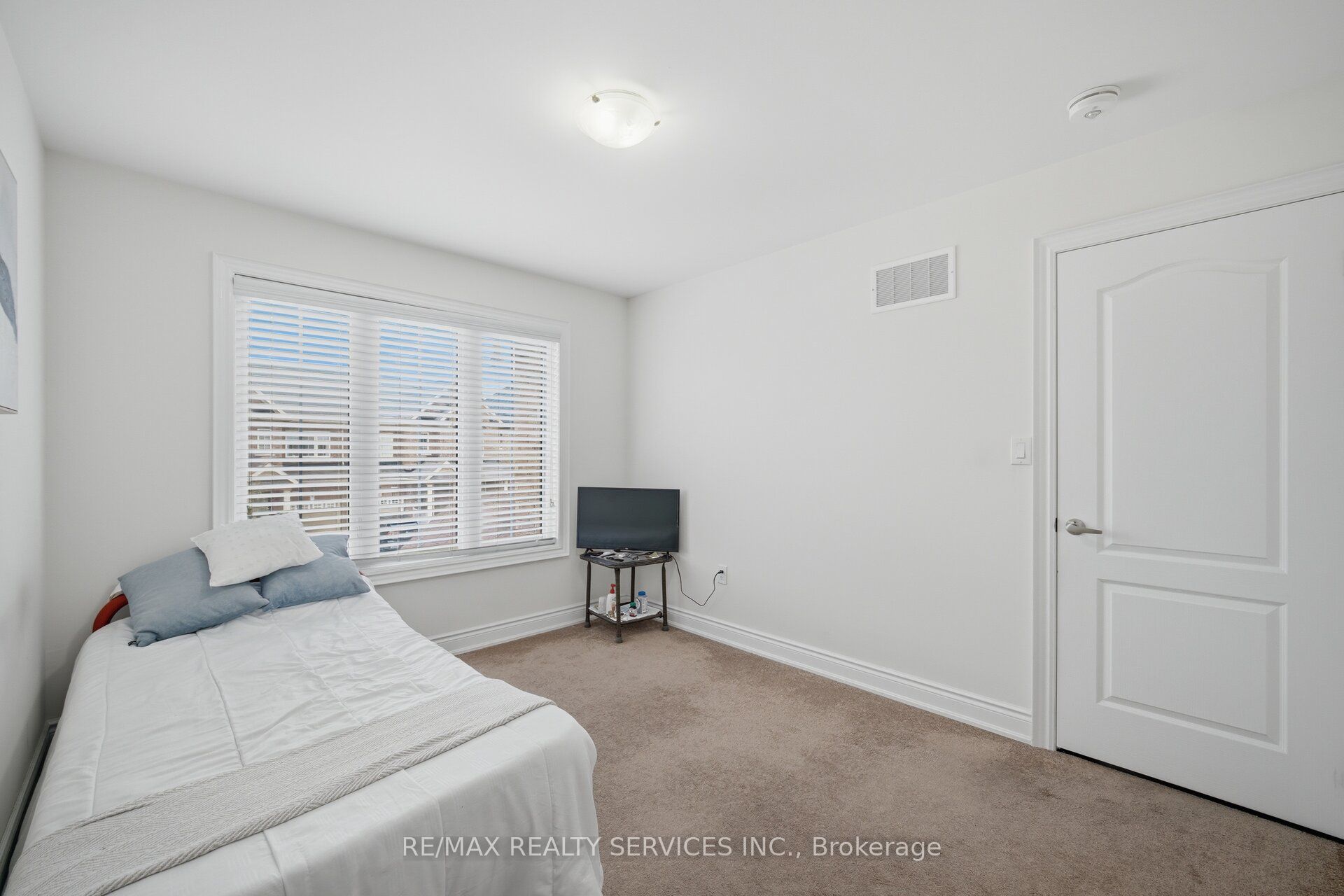 12 Enclave Trail Property Photo 39