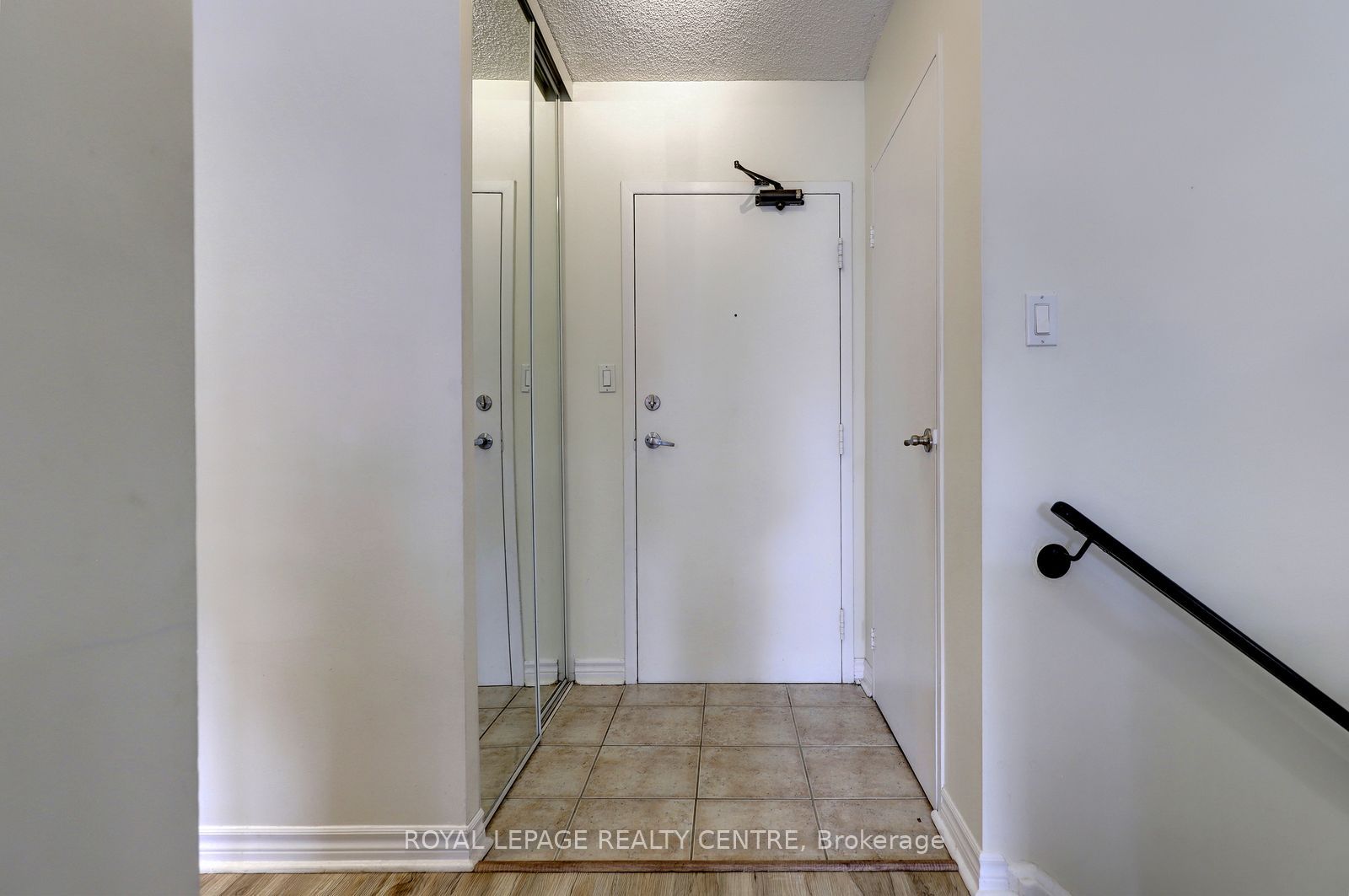 1000 Cedarglen Gate 201 Property Photo 4