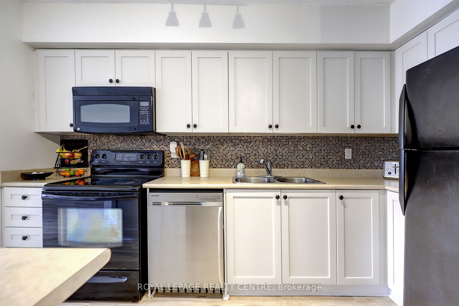 1000 Cedarglen Gate 201 Property Photo 14