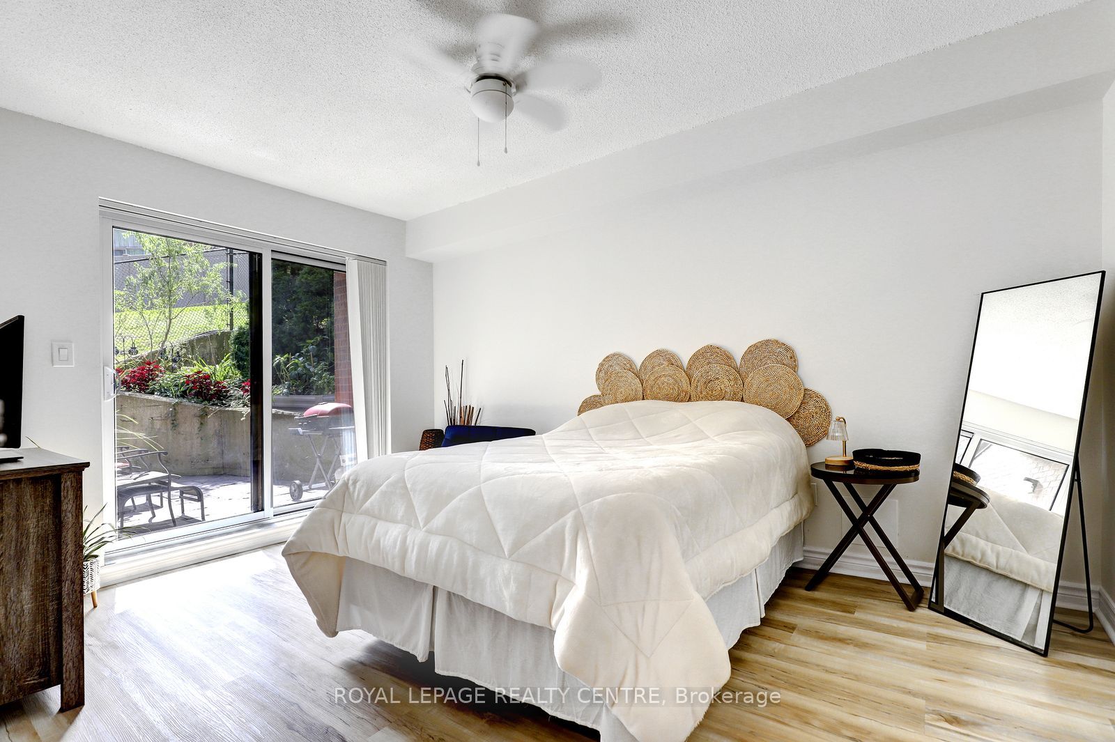 1000 Cedarglen Gate 201 Property Photo 17