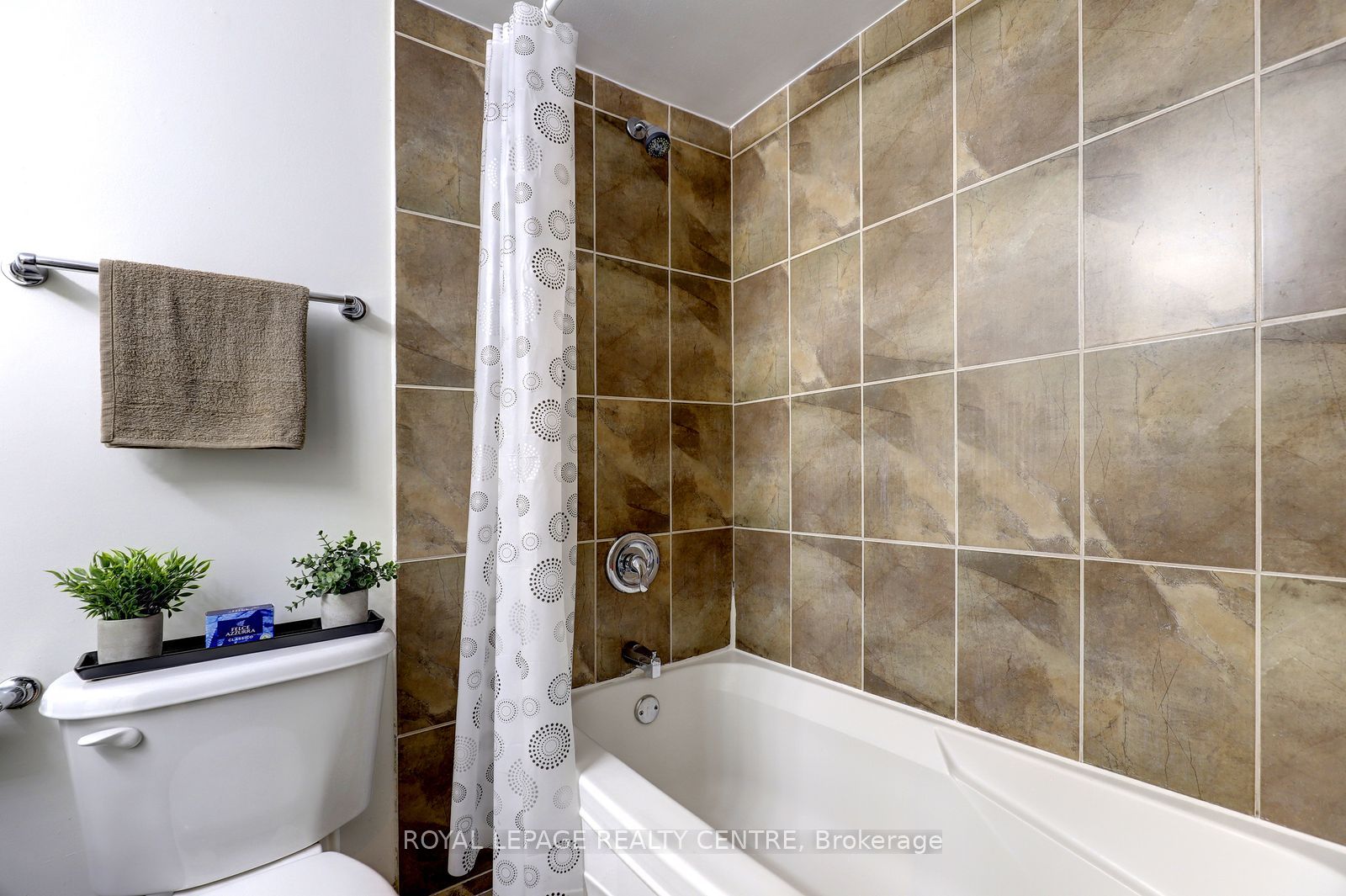 1000 Cedarglen Gate 201 Property Photo 23