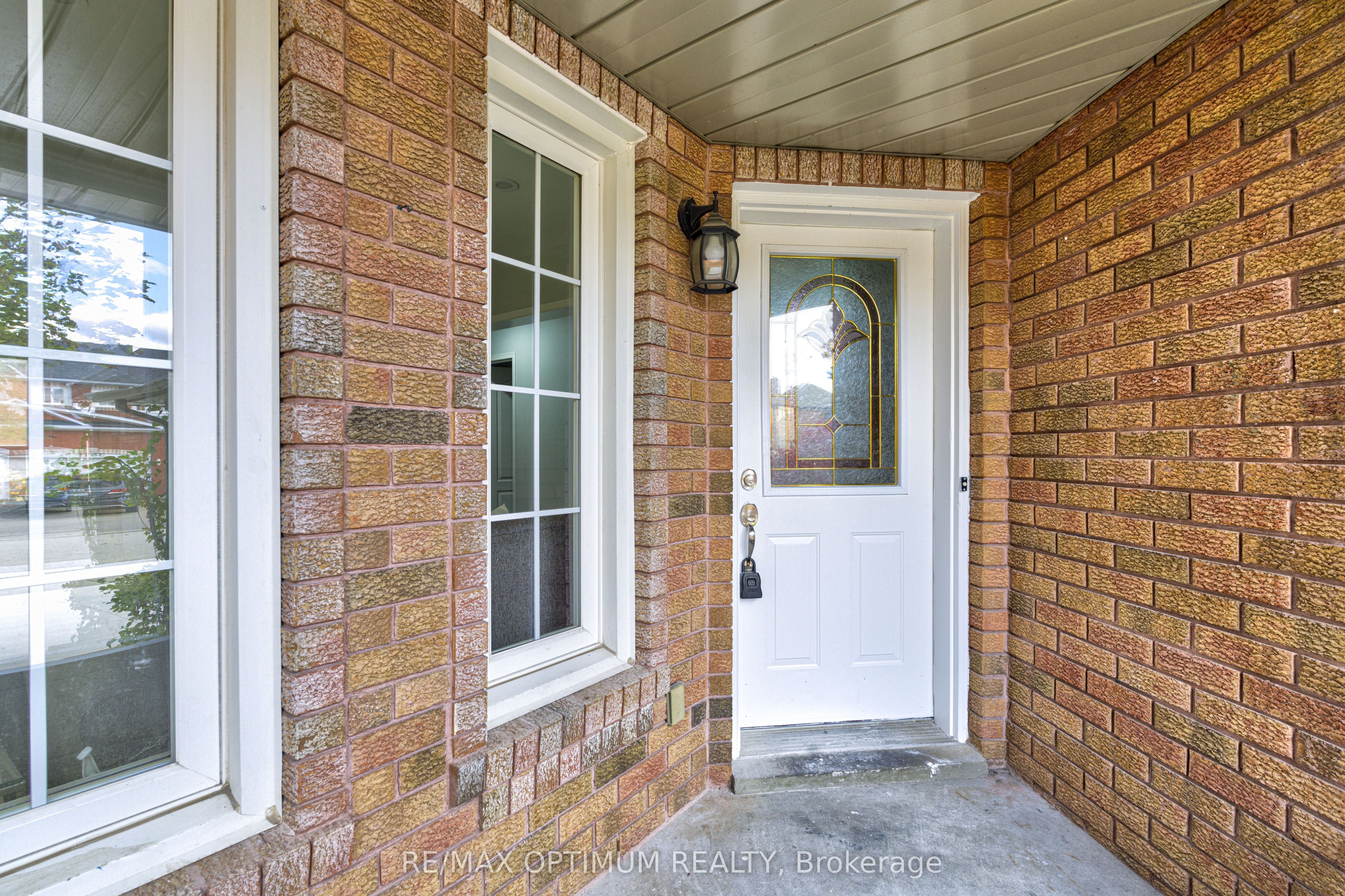 3812 Craighurst Avenue Property Photo 4