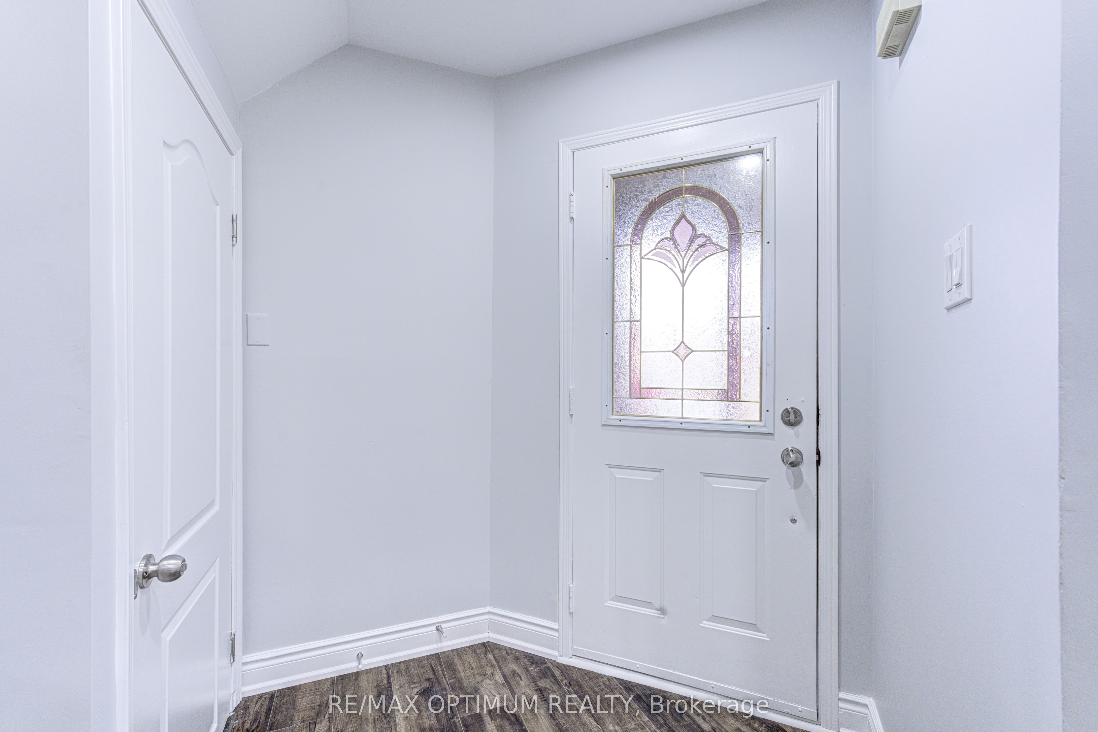 3812 Craighurst Avenue Property Photo 5