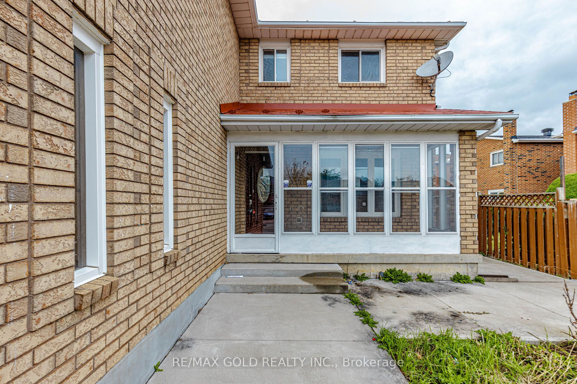 97 Hinchley Wood Grove Property Photo 3
