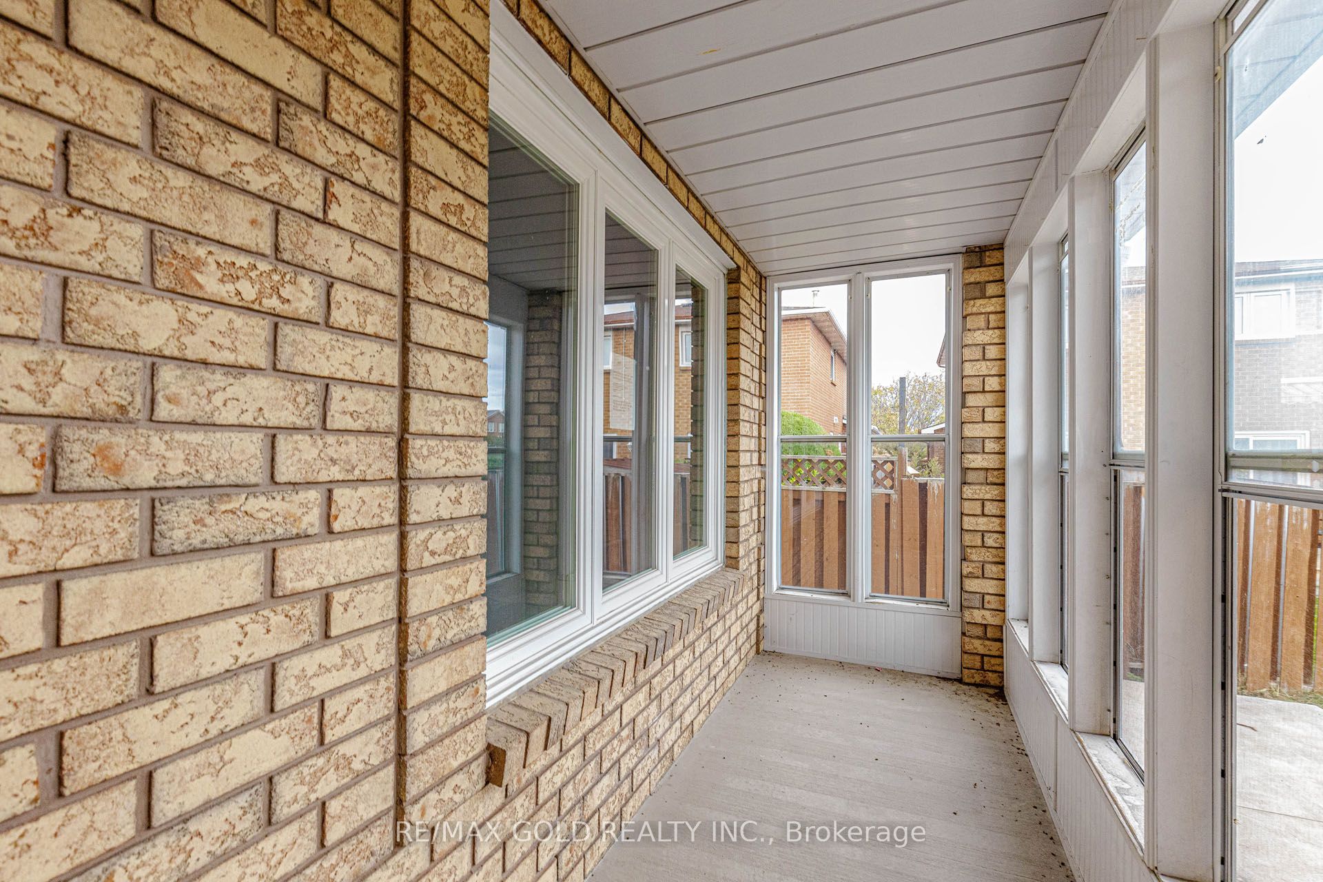97 Hinchley Wood Grove Property Photo 4