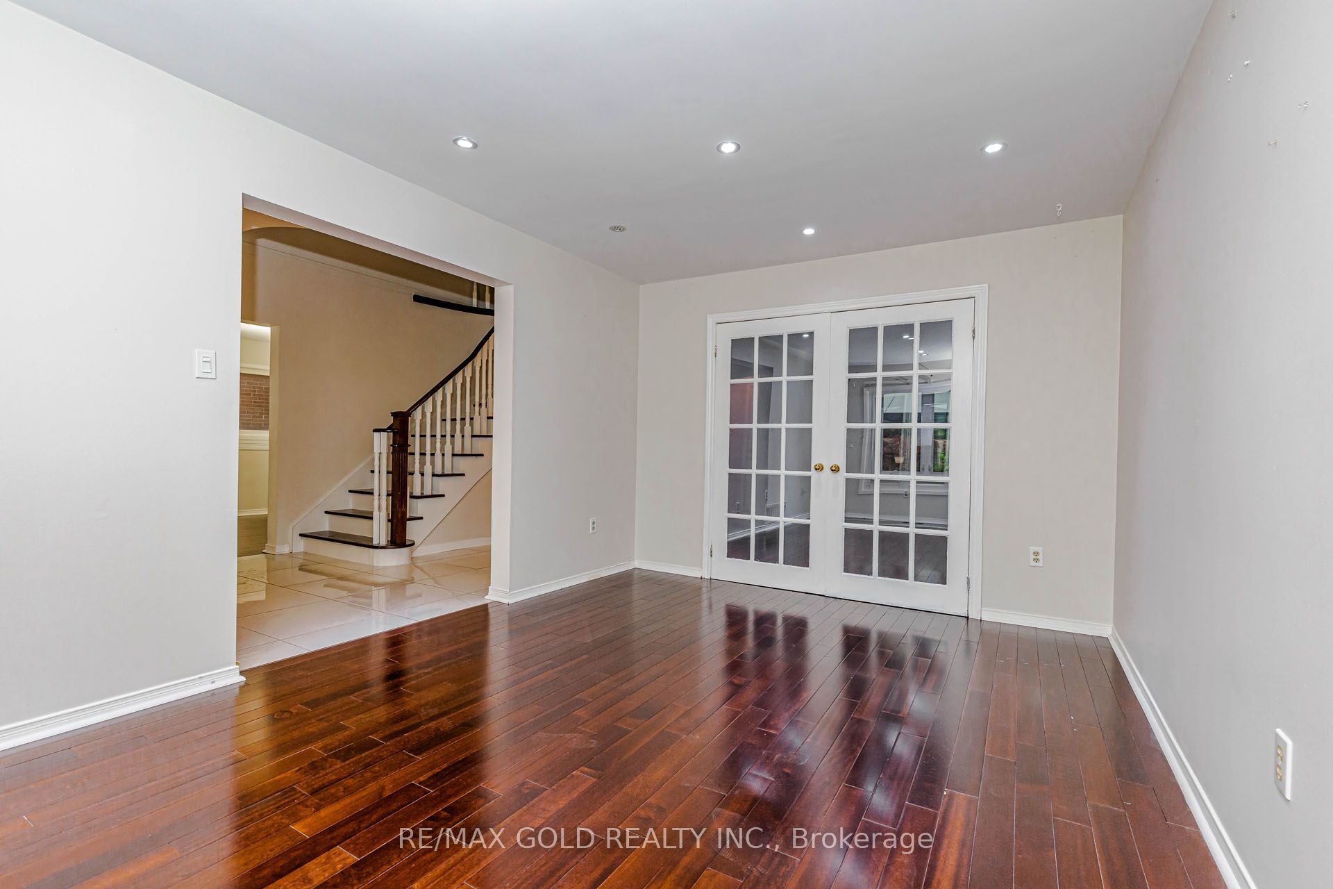 97 Hinchley Wood Grove Property Photo 8
