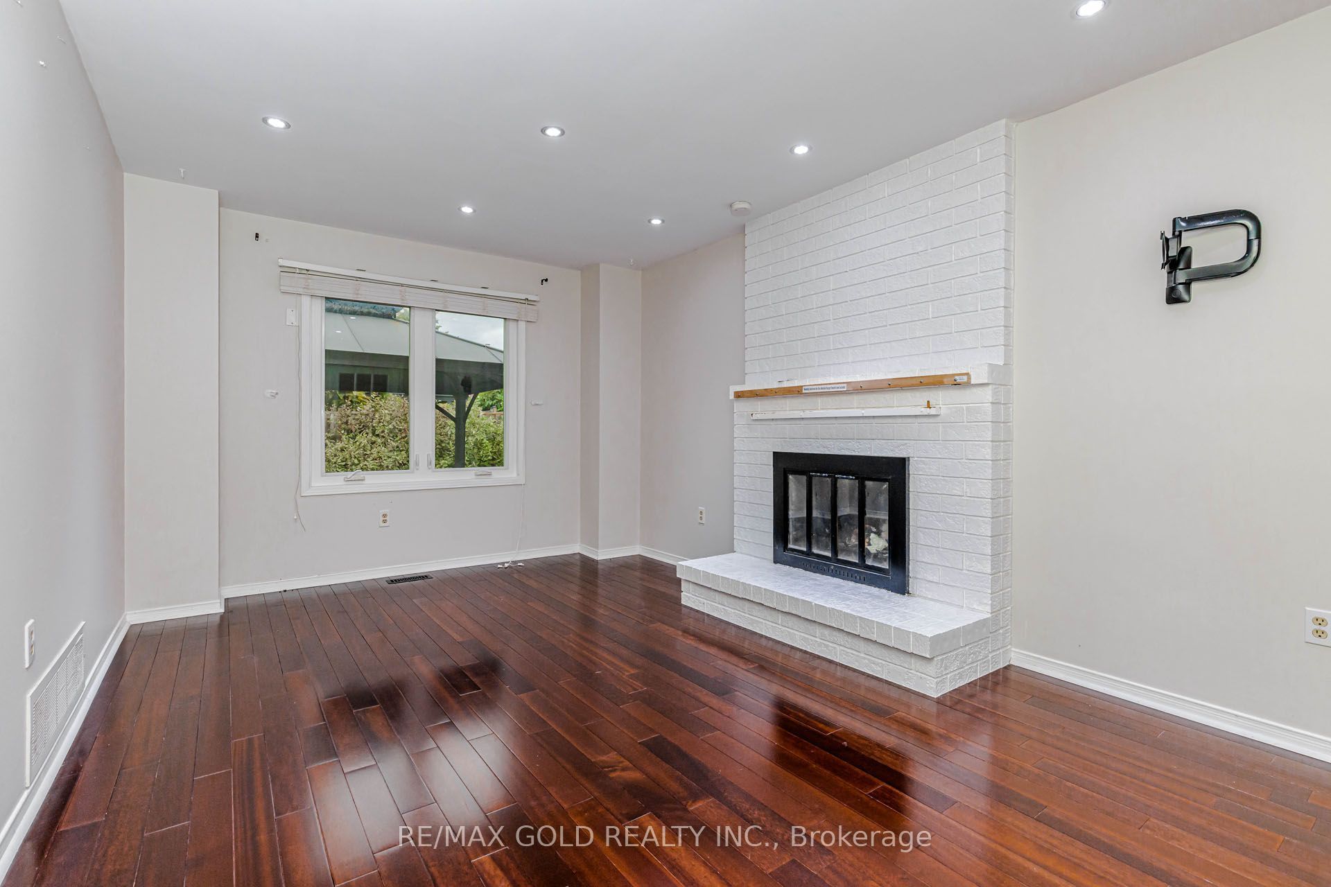 97 Hinchley Wood Grove Property Photo 10