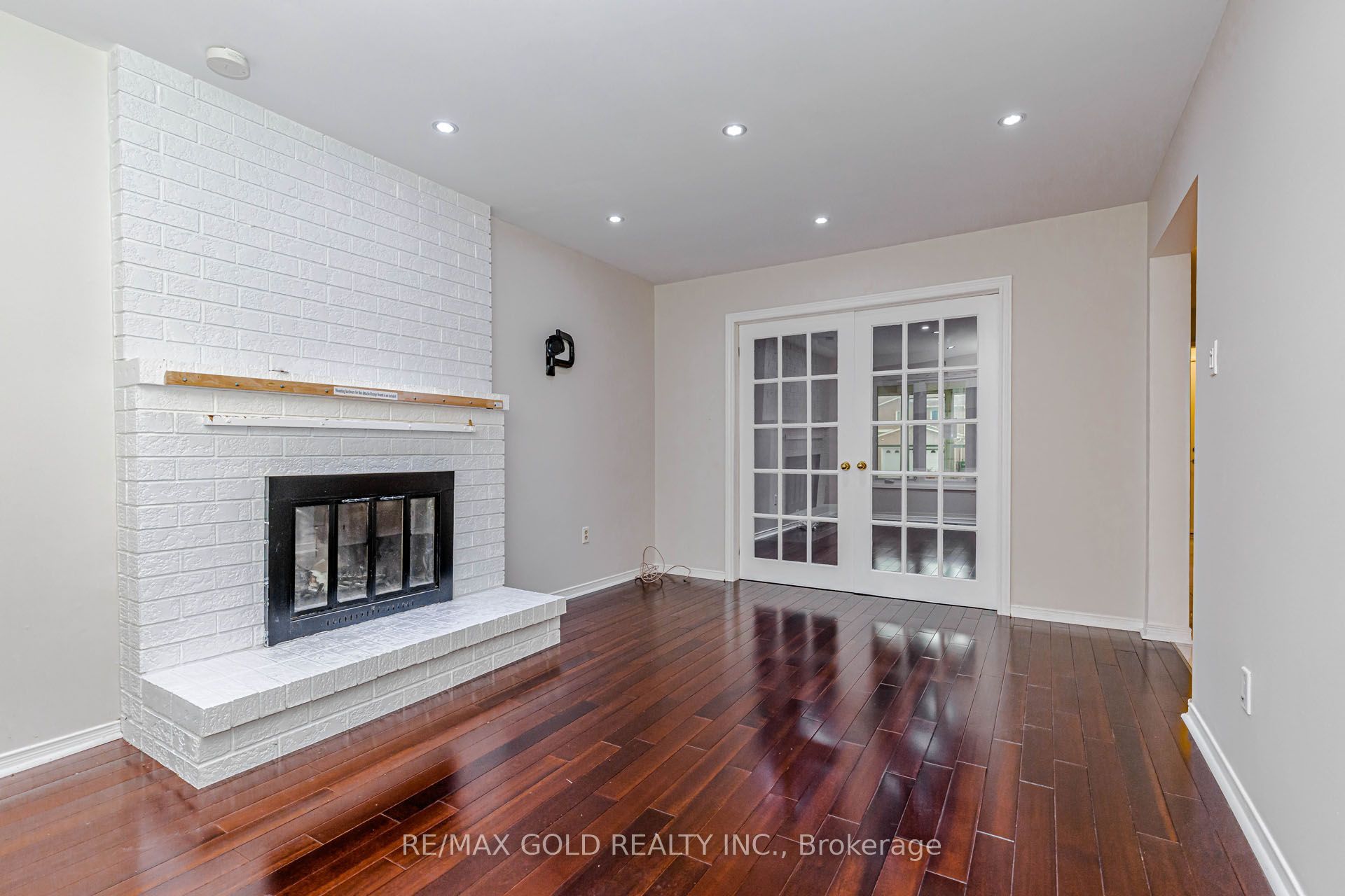 97 Hinchley Wood Grove Property Photo 12