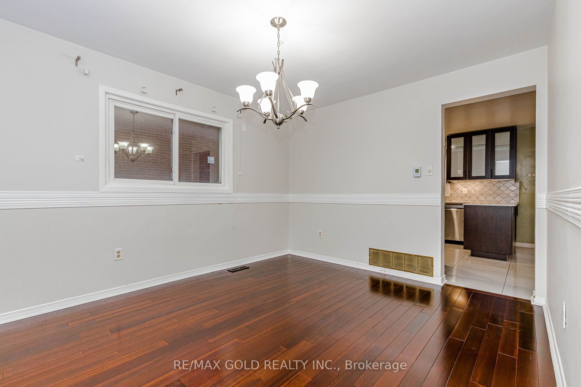 97 Hinchley Wood Grove Property Photo 14